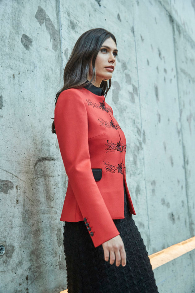 BLAZER CARMIN BORDADO NEGRO FIORELLA-THE EXTREME COLLECTION
