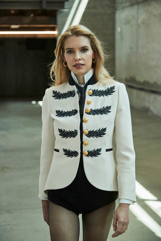 BLAZER BORDADA MARFIL RENATA LOVE - THE EXTREME COLLECTION