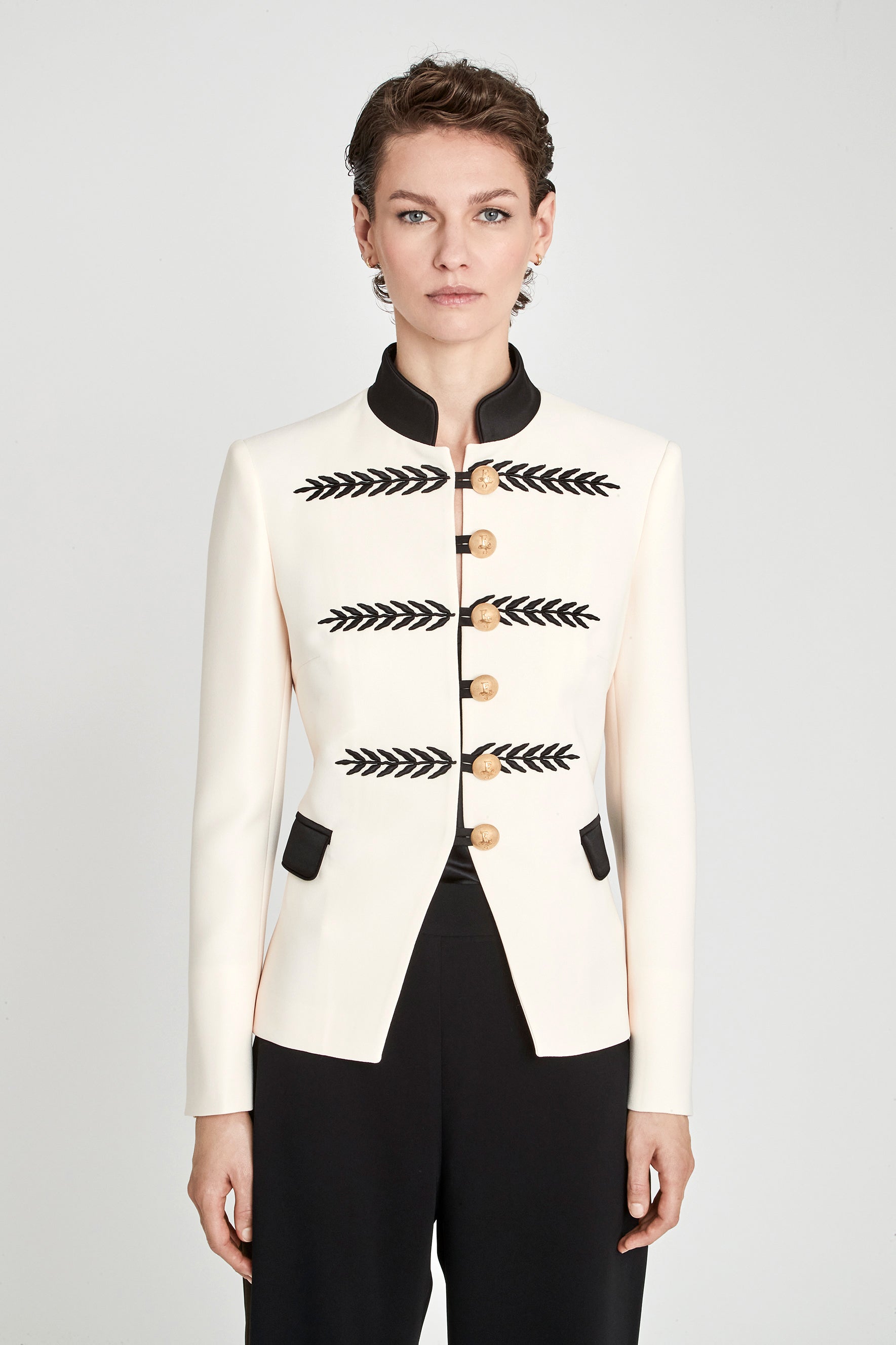 BLAZER MILITAR CREMA RENATA 01