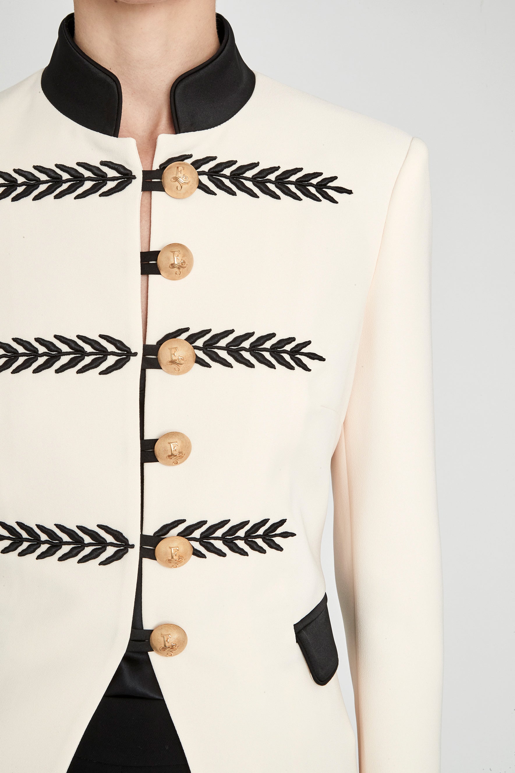 BLAZER MILITAR CREMA RENATA 01