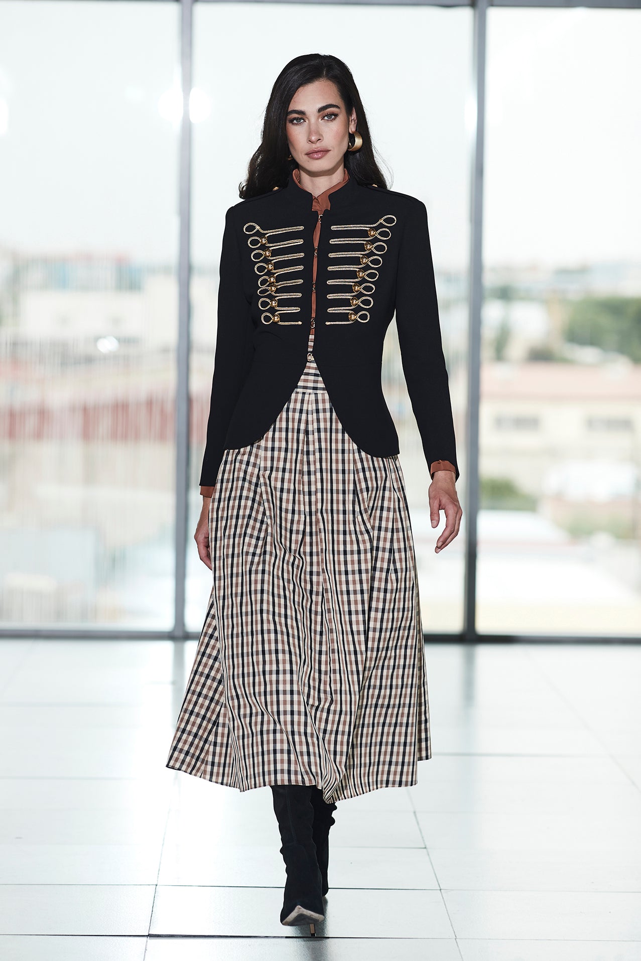 BLAZER BORDADA AZABACHE MARTINA