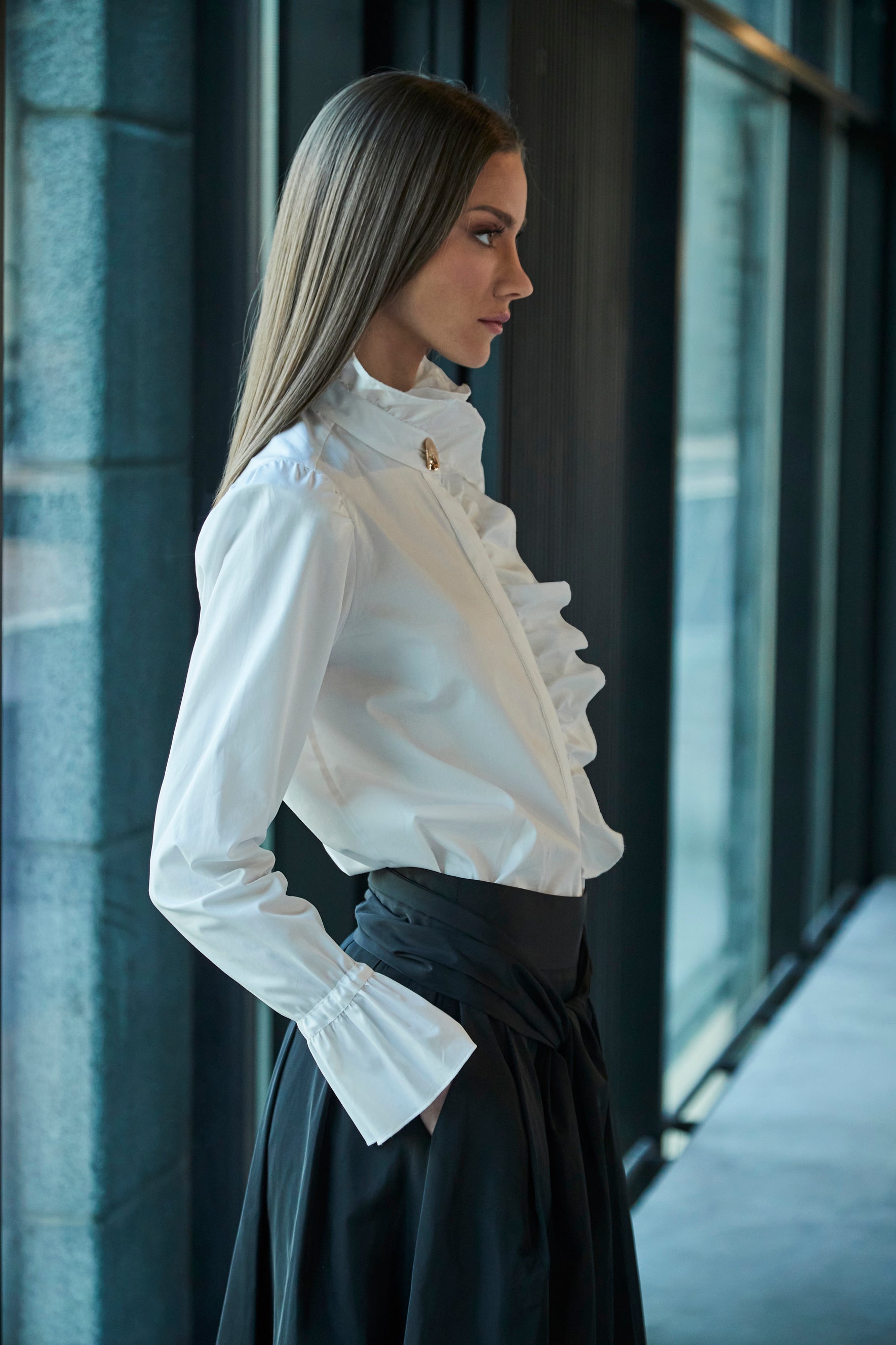 CAMISA BLANCA CON VOLANTE BOHEME - THE EXTREME COLLECTION