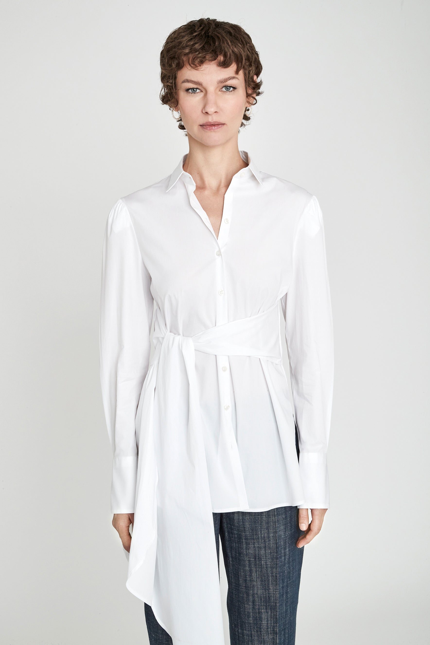 CAMISA BLANCA CON LAZADA THEODORE