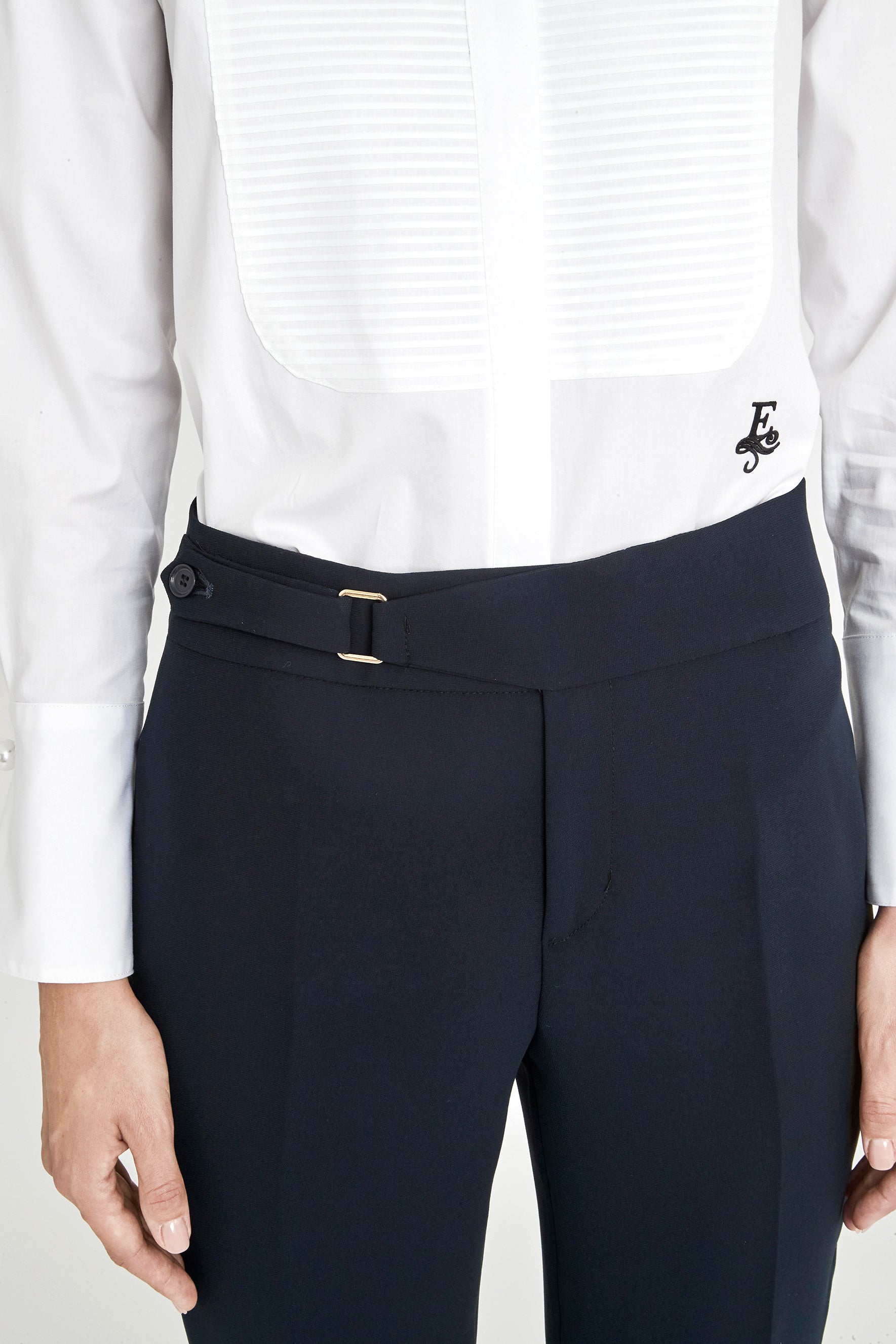 CAMISA BLANCA CON JARETA DUNCAN