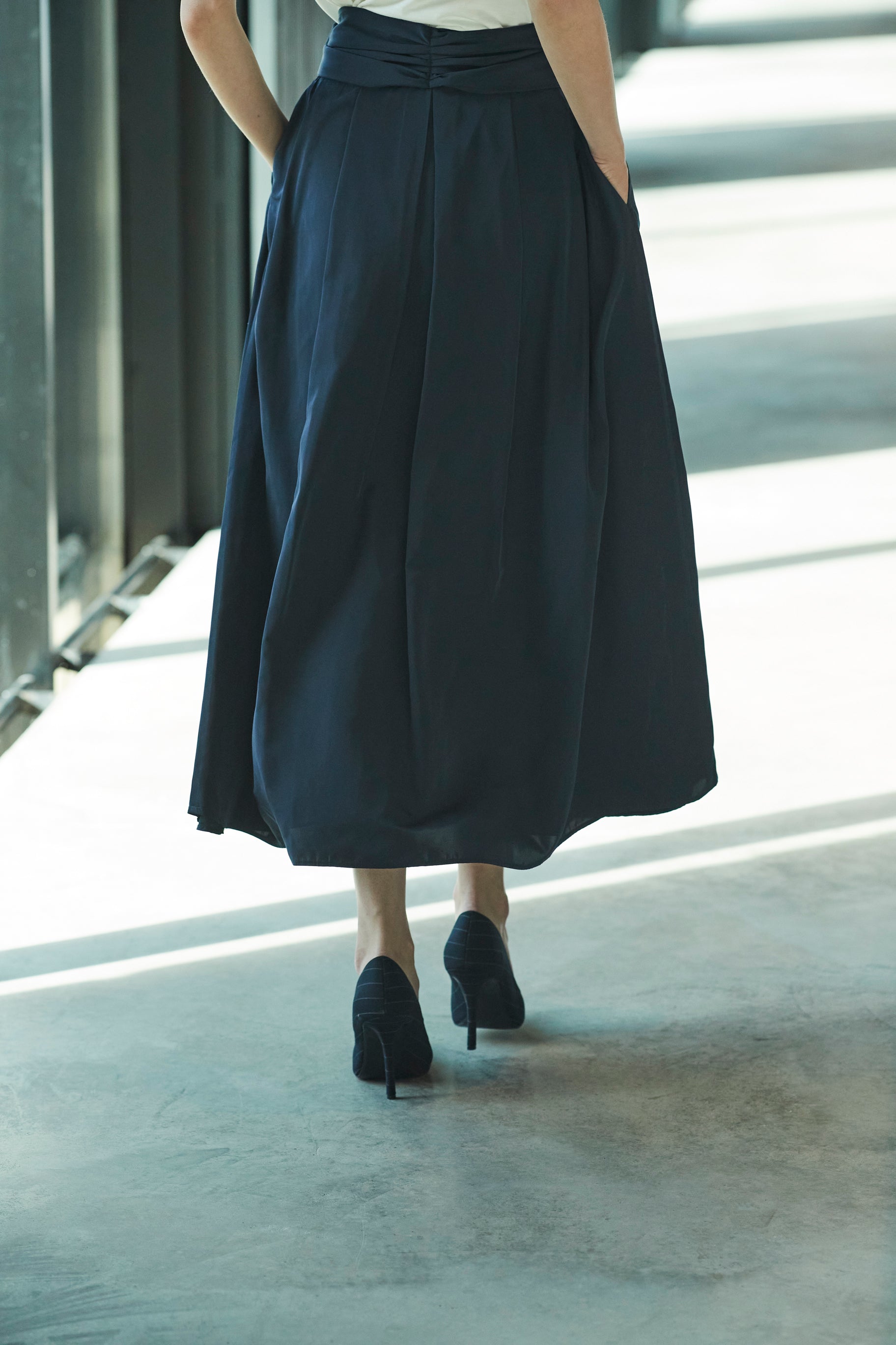 FALDA MIDI TAFETA INDIGO