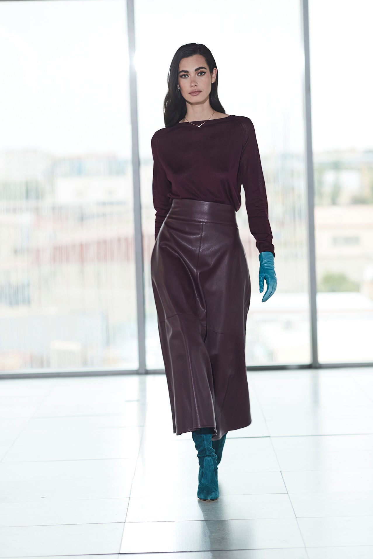 FALDA MIDI EFECTO PIEL MERLOT OLIVE