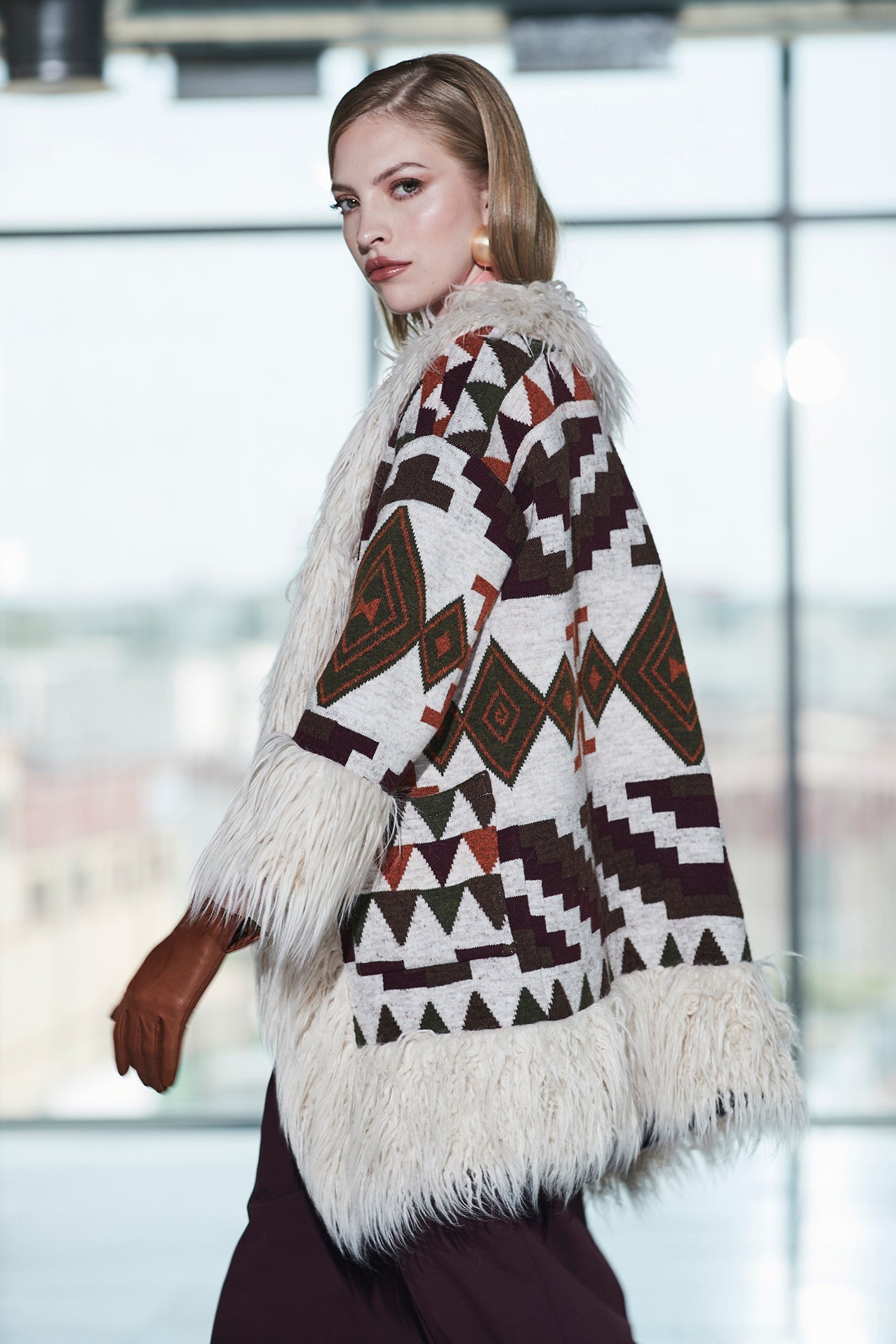 ABRIGO ETNICO BEIGE PELO RENEE - THE EXTREME COLLECTION