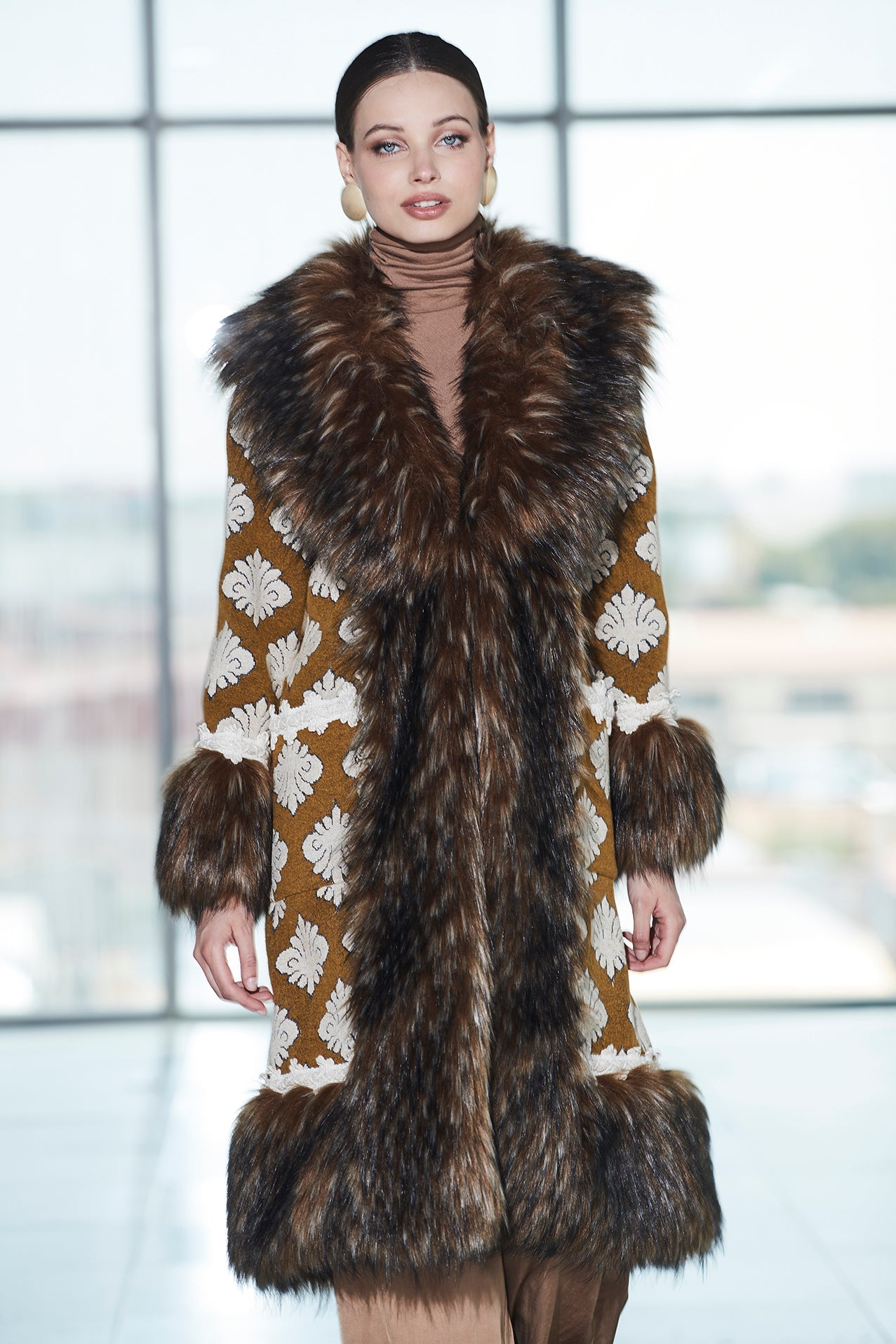 ABRIGO LARGO ALPACA MIEL OLIVE - THE EXTREME COLLECTION