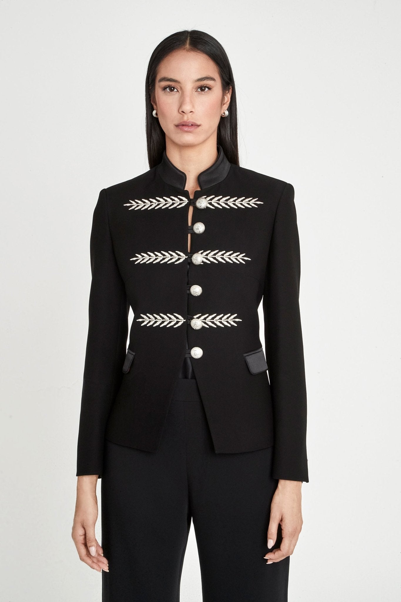 BLAZER AZABACHE CON BORDADO RENATA SILVER - THE EXTREME COLLECTION