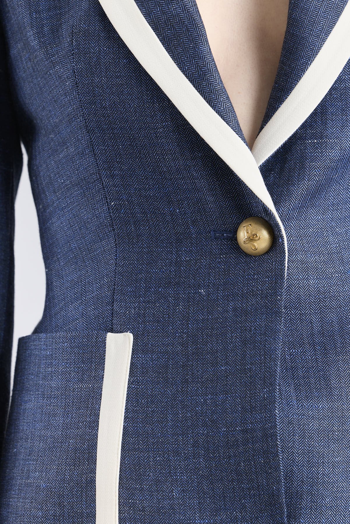 Blazer azul marino mujer Laurent Blue con vivos blancos.