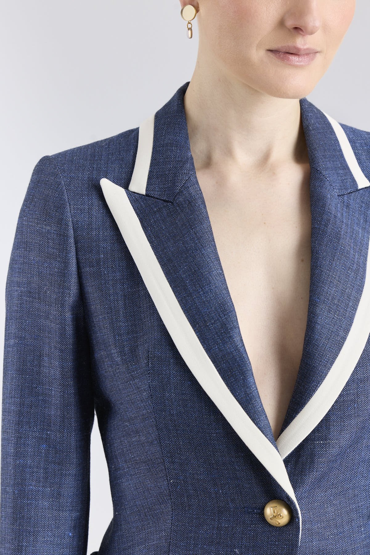 Blazer azul marino mujer Laurent Blue con vivos blancos.
