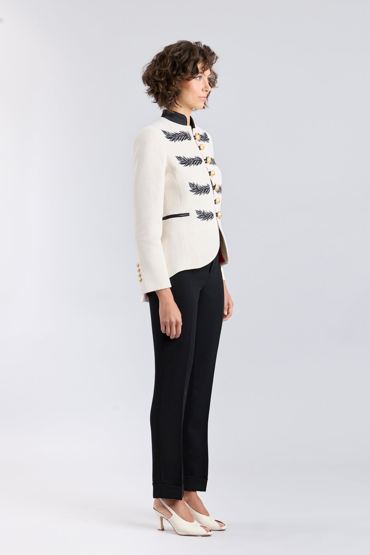 BLAZER BORDADA MARFIL RENATA LOVE - THE EXTREME COLLECTION