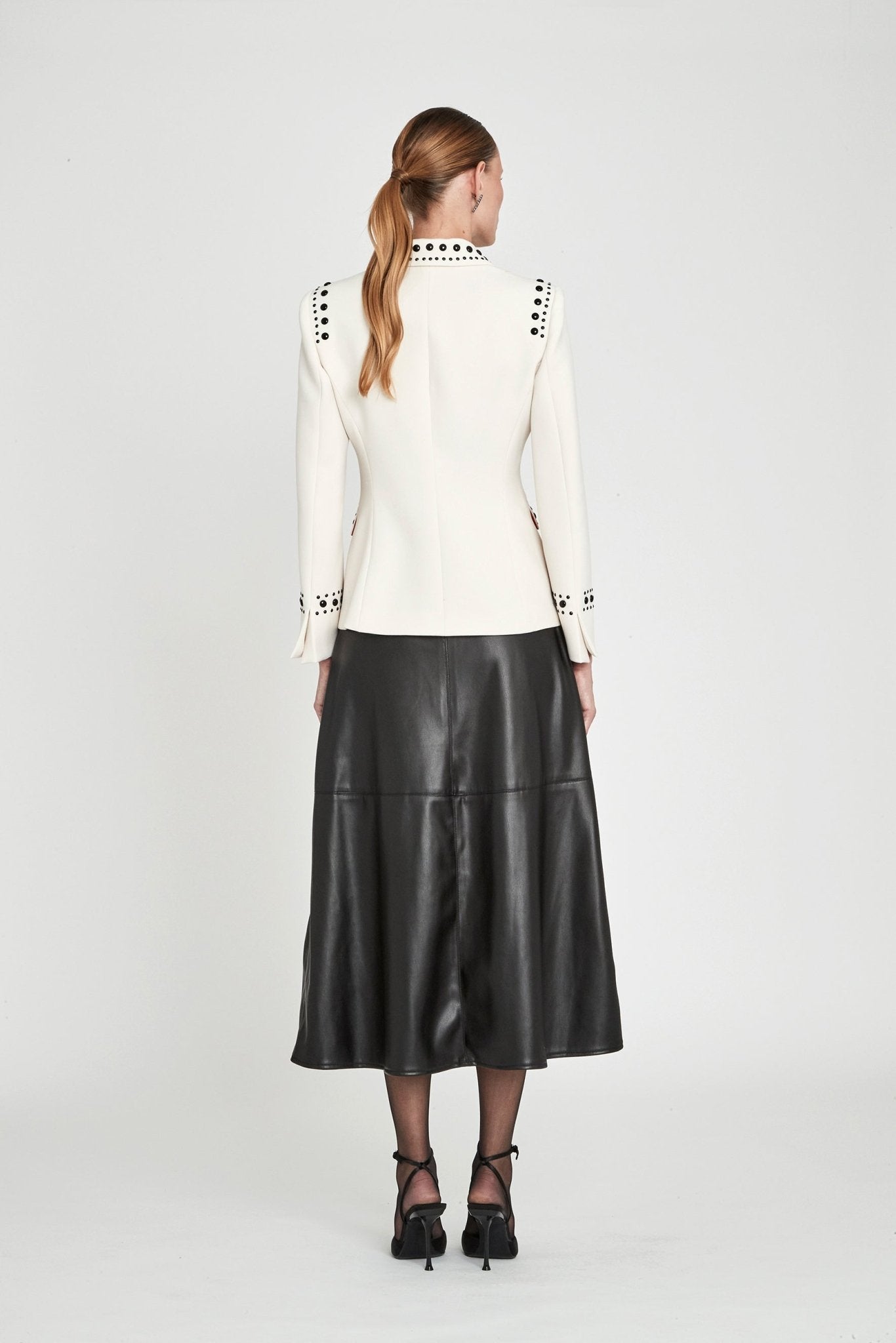 BLAZER CON TACHAS MARFIL ROCK STAR - THE EXTREME COLLECTION