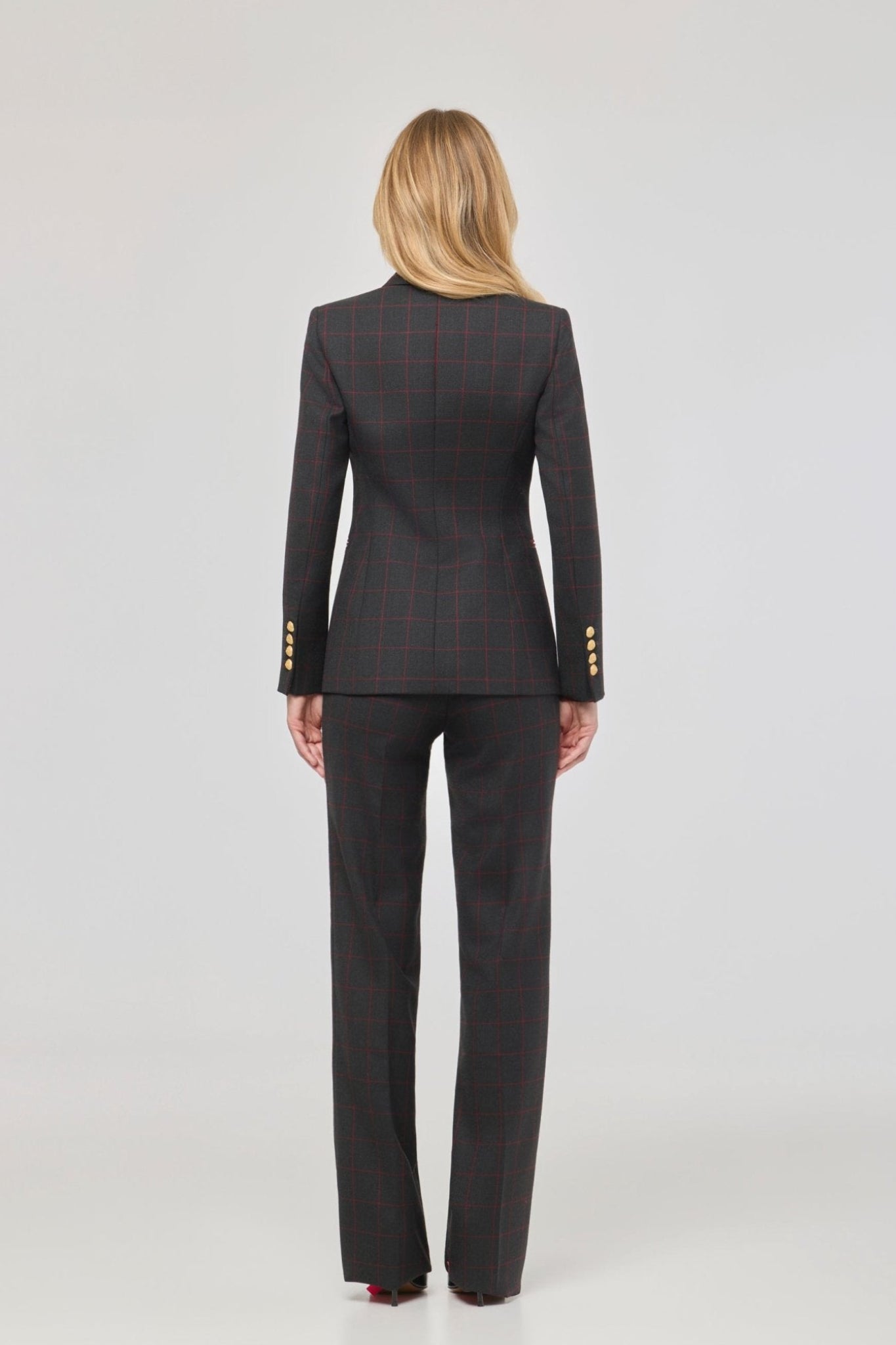 Blazer de lana con solapa en contraste Rowan de The Extreme Collection con diseño de líneas geométricas y solapas en tono burdeos.