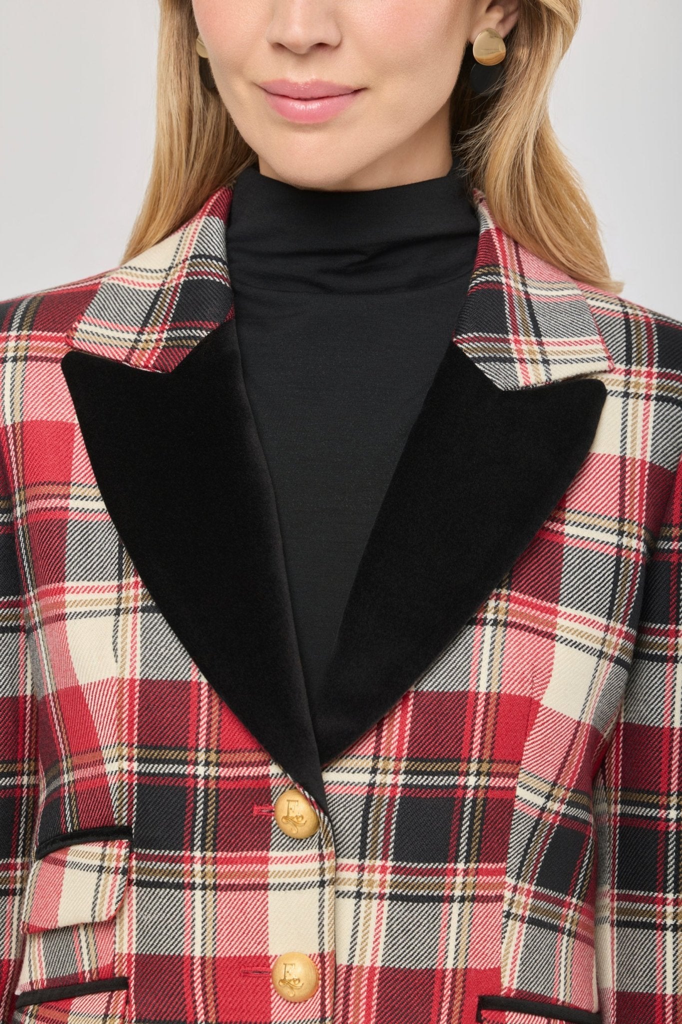 Blazer de lana tartán Duncan de The Extreme Collection con estampado tartán rojo, negro y blanco, y solapa de terciopelo.