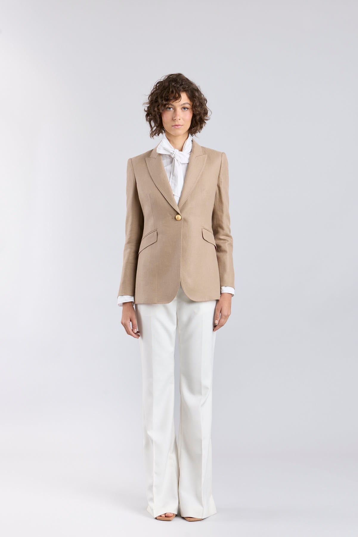 Blazer de lino avellana Leonetta - Edición Limitada - THE EXTREME COLLECTION