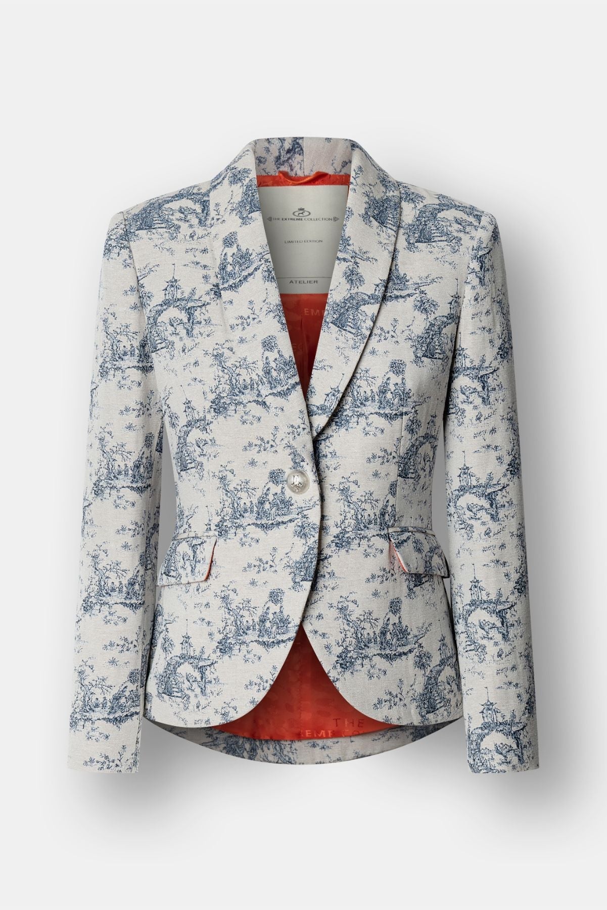 Blazer estampado azul modelo Toile de Jouy de The Extreme Collection.