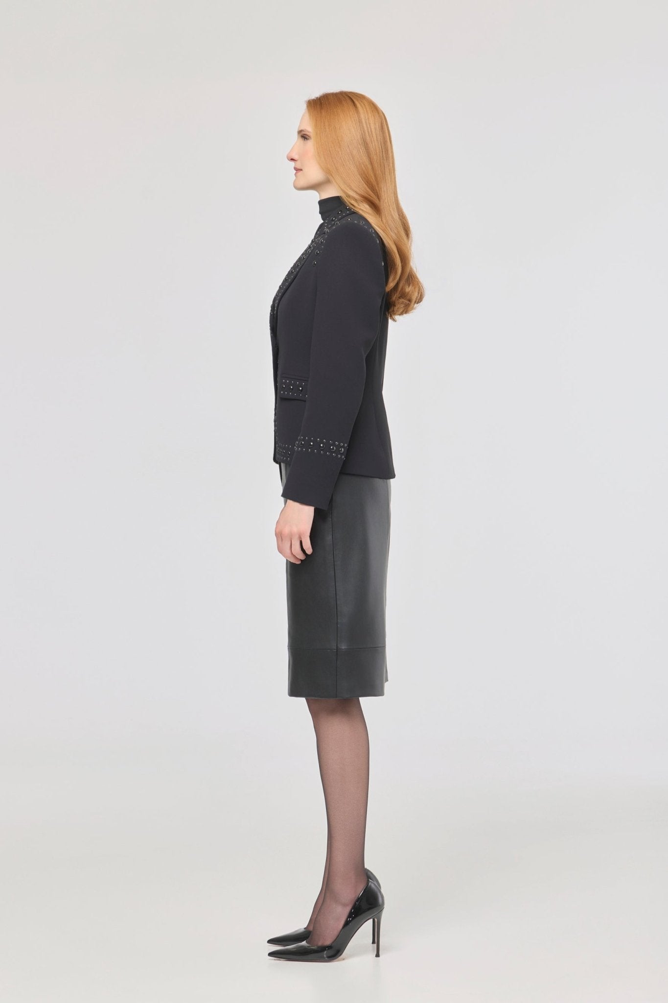 Blazer negra con tachuelas Rock Star de The Extreme Collection con tachuelas en color negro.