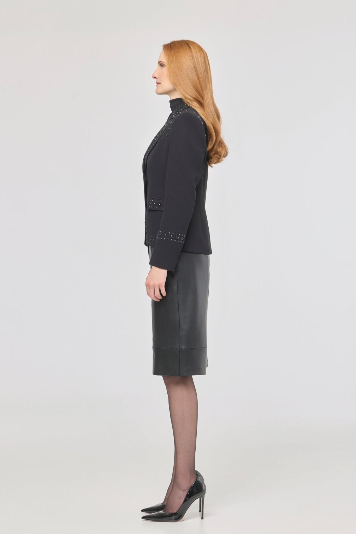 Blazer negra con tachuelas Rock Star de The Extreme Collection con tachuelas en color negro.