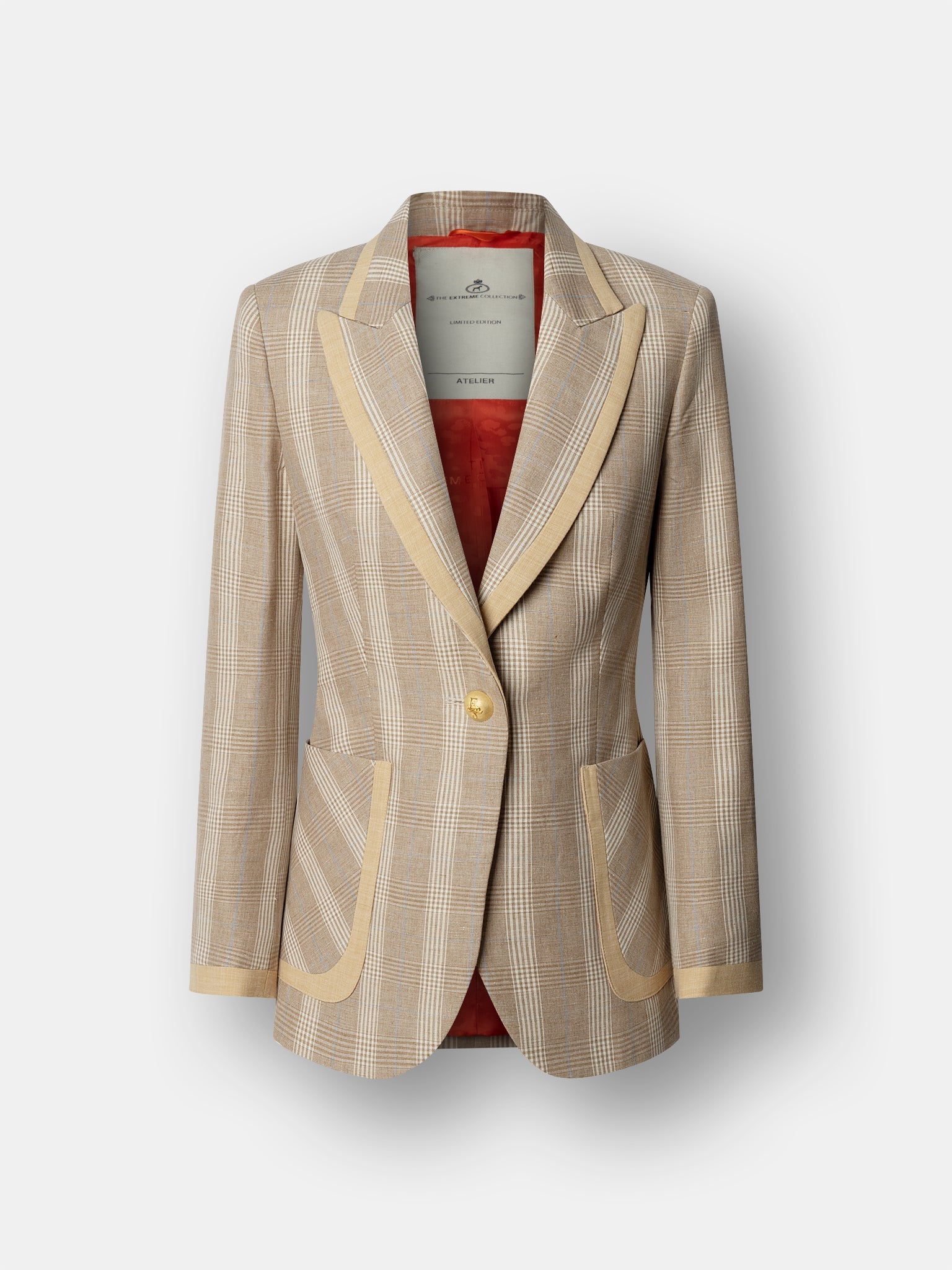 Blazer de lino camel modelo Gilbertine de The Extreme Collection.