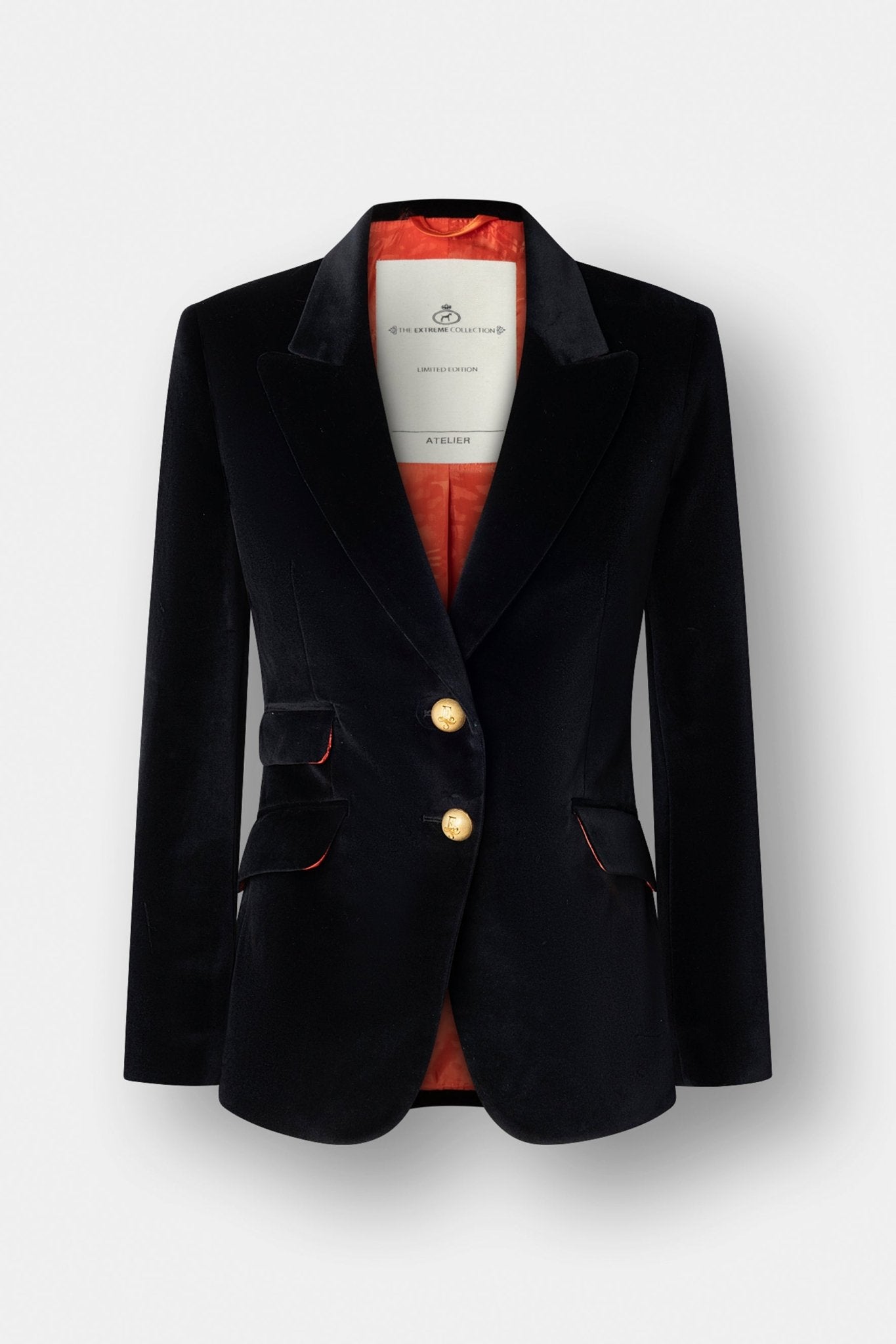 Blazer terciopelo negro Oliva de The Extreme Collection confeccionada en suave terciopelo negro.