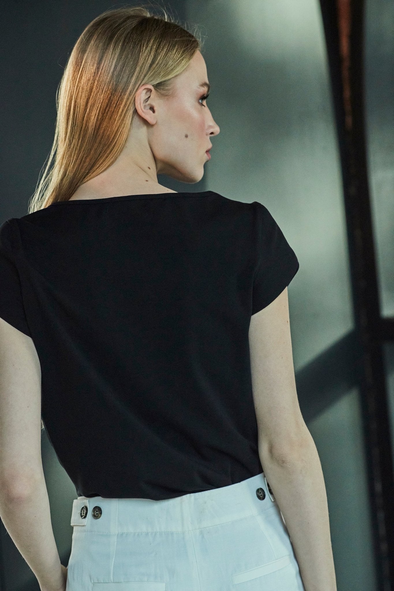 CAMISETA NEGRO CAMELIA - THE EXTREME COLLECTION