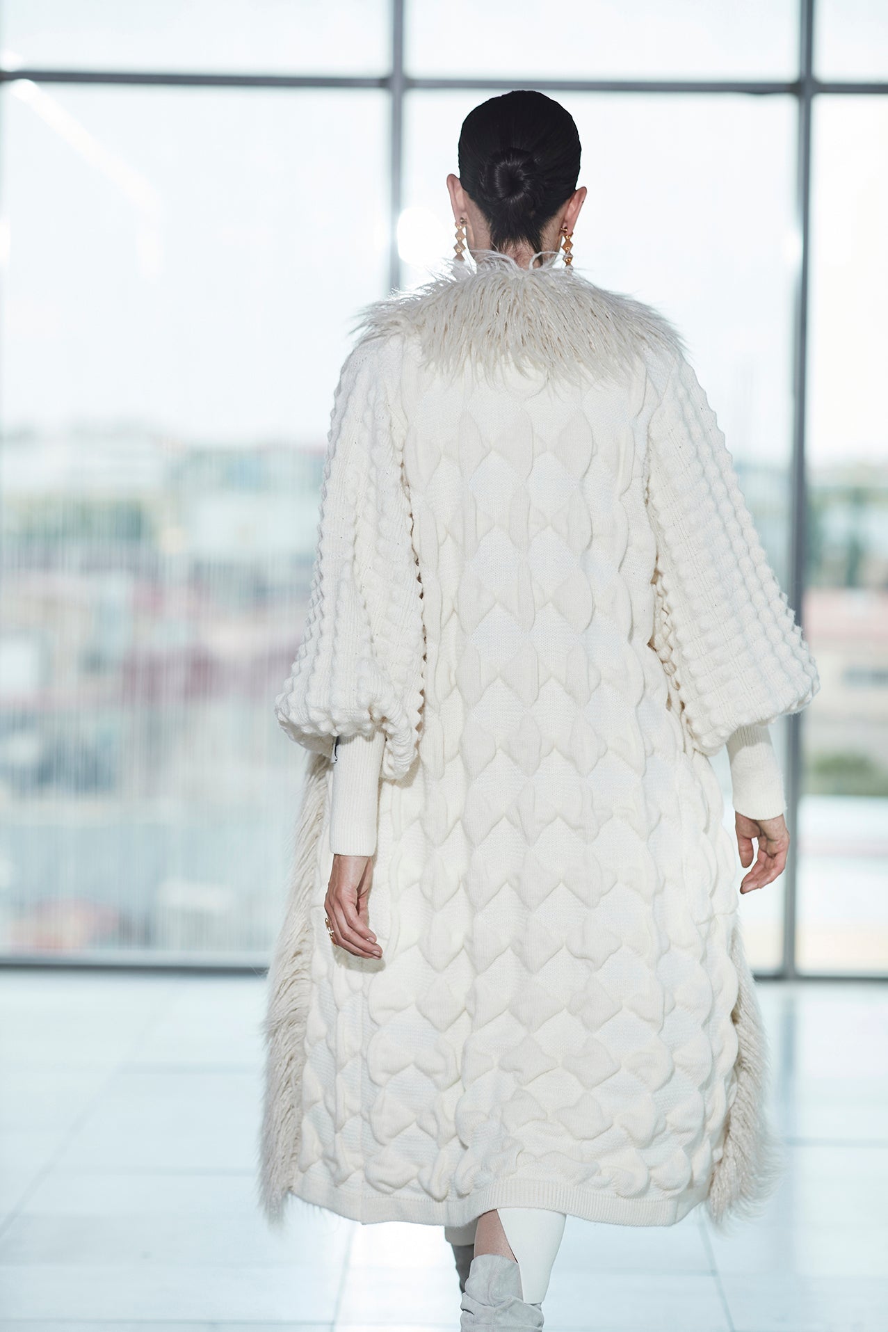 CARDIGAN LARGO CON PELO MARFIL GUSTAVE - THE EXTREME COLLECTION