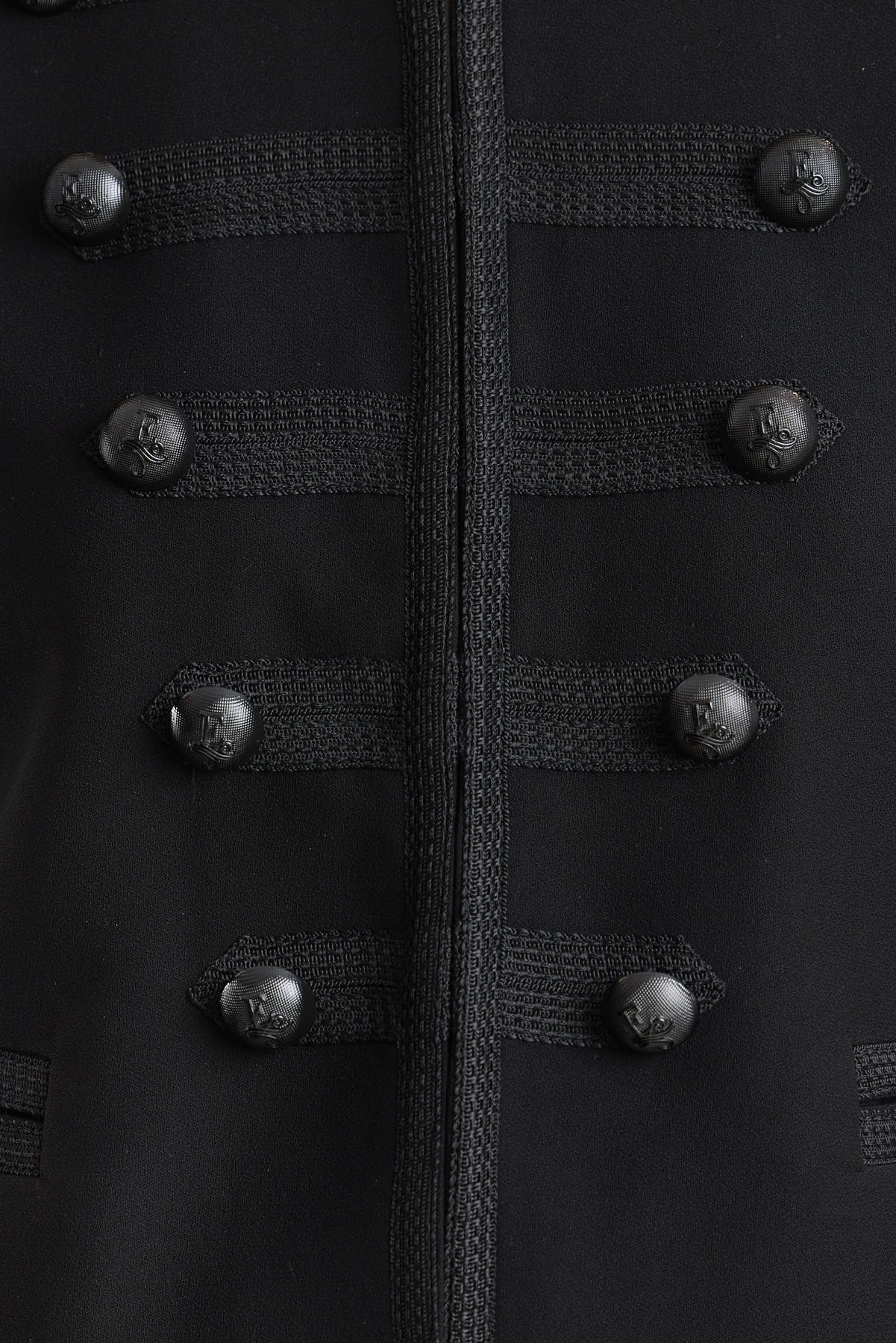 Chaqueta húsar negra para mujer modelo Brooklyn con alamares artesanales.