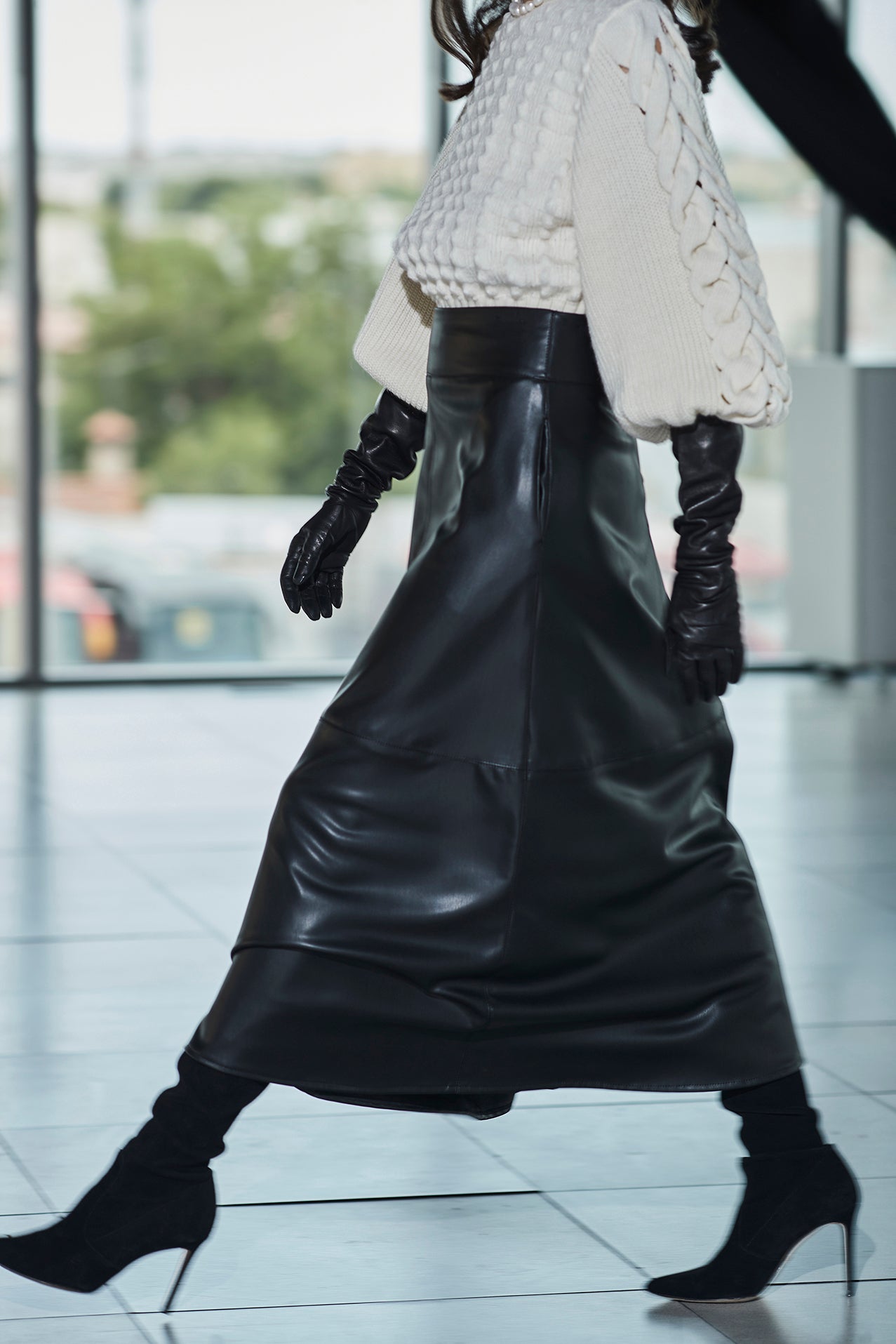 FALDA MIDI EFECTO PIEL AZABACHE OLIVE - THE EXTREME COLLECTION