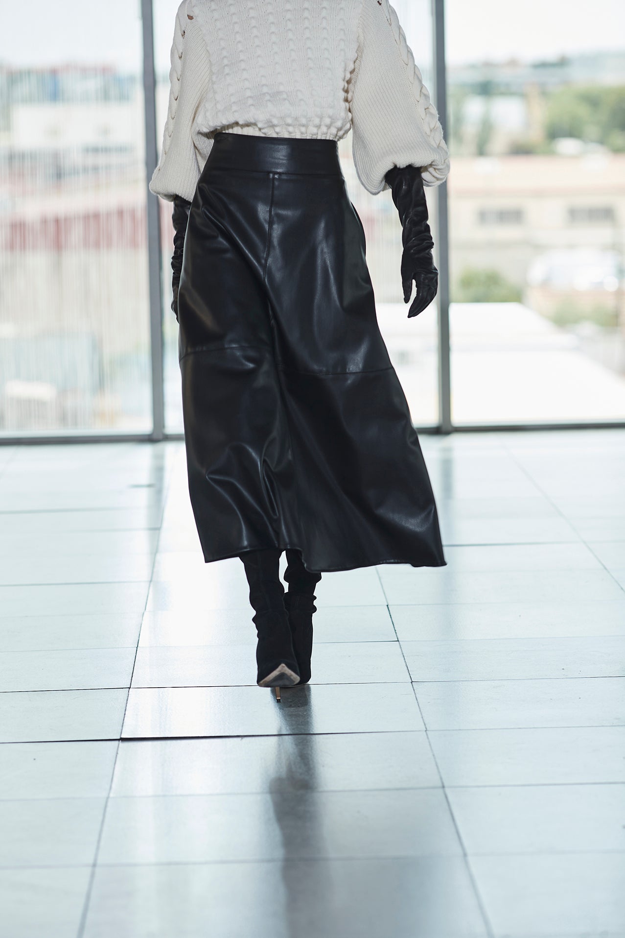 FALDA MIDI EFECTO PIEL AZABACHE OLIVE - THE EXTREME COLLECTION