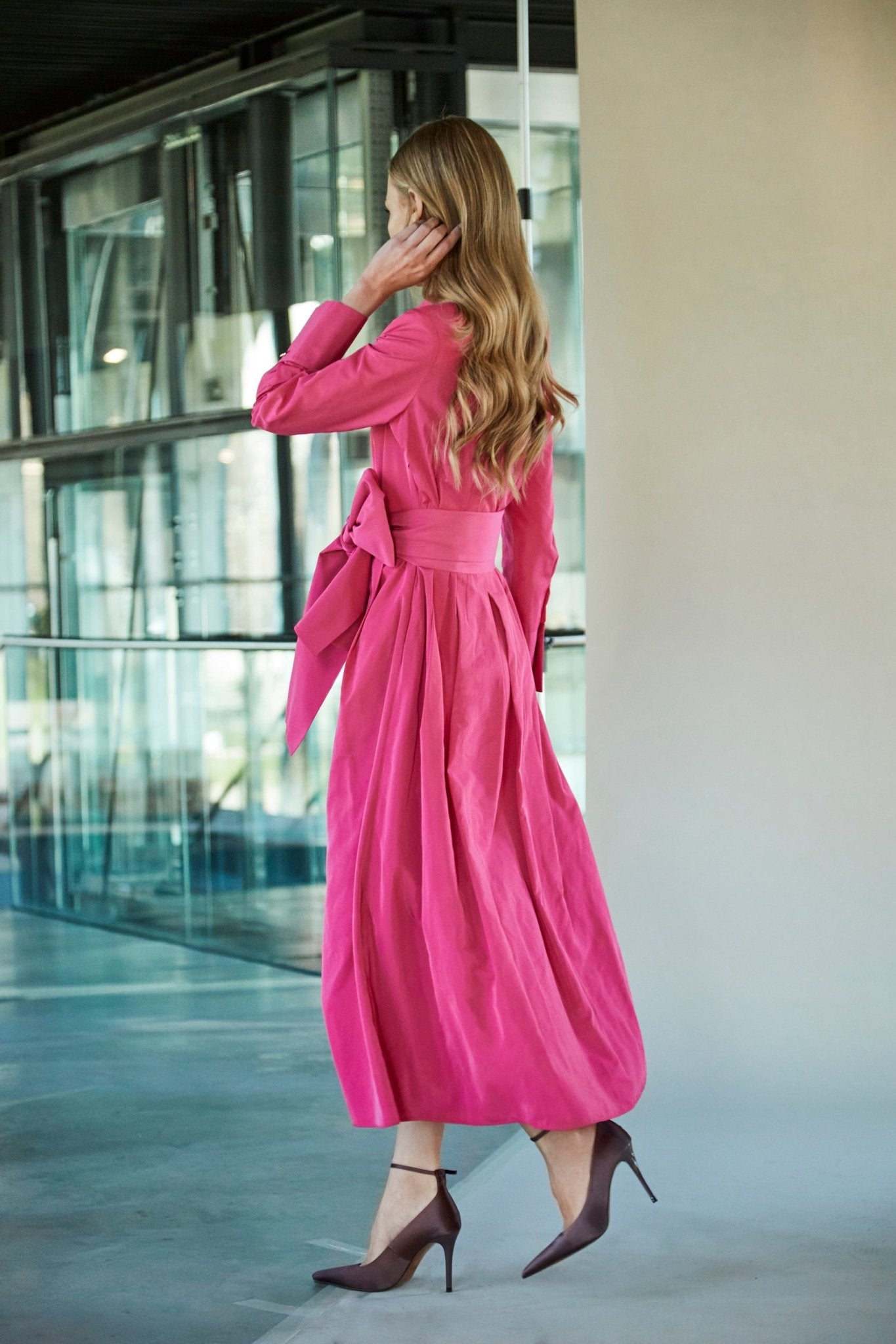 VESTIDO LISO CINTURON FUCHSIA CORNELIA - THE EXTREME COLLECTION