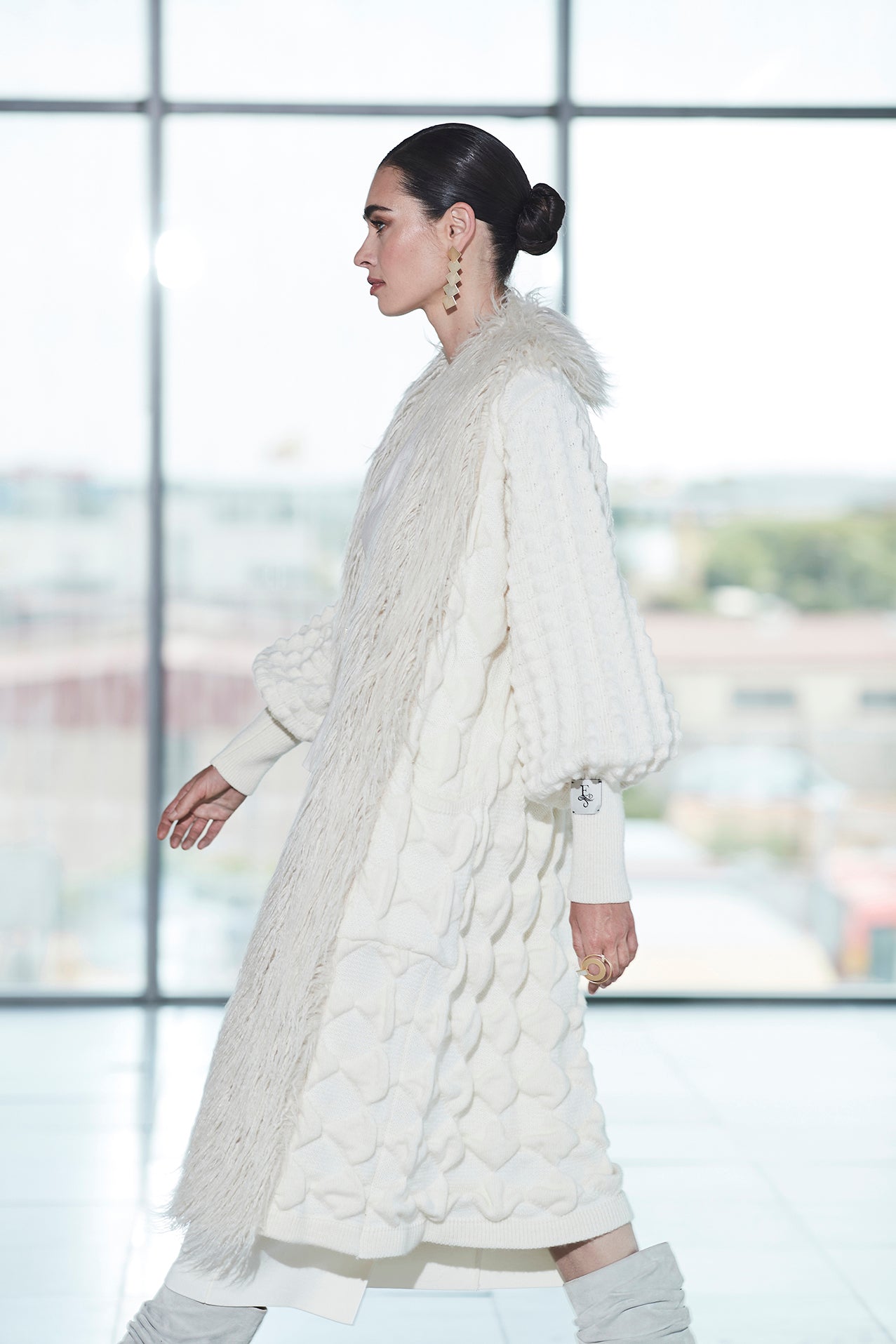 CARDIGAN LARGO CON PELO MARFIL GUSTAVE