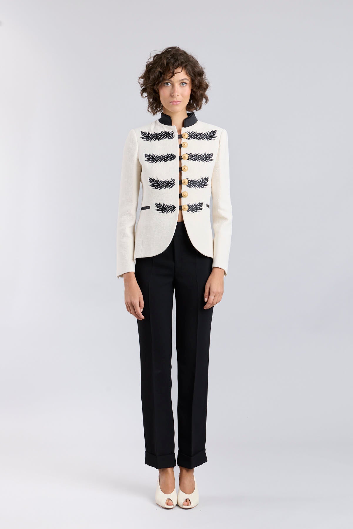 BLAZER BORDADA MARFIL RENATA LOVE