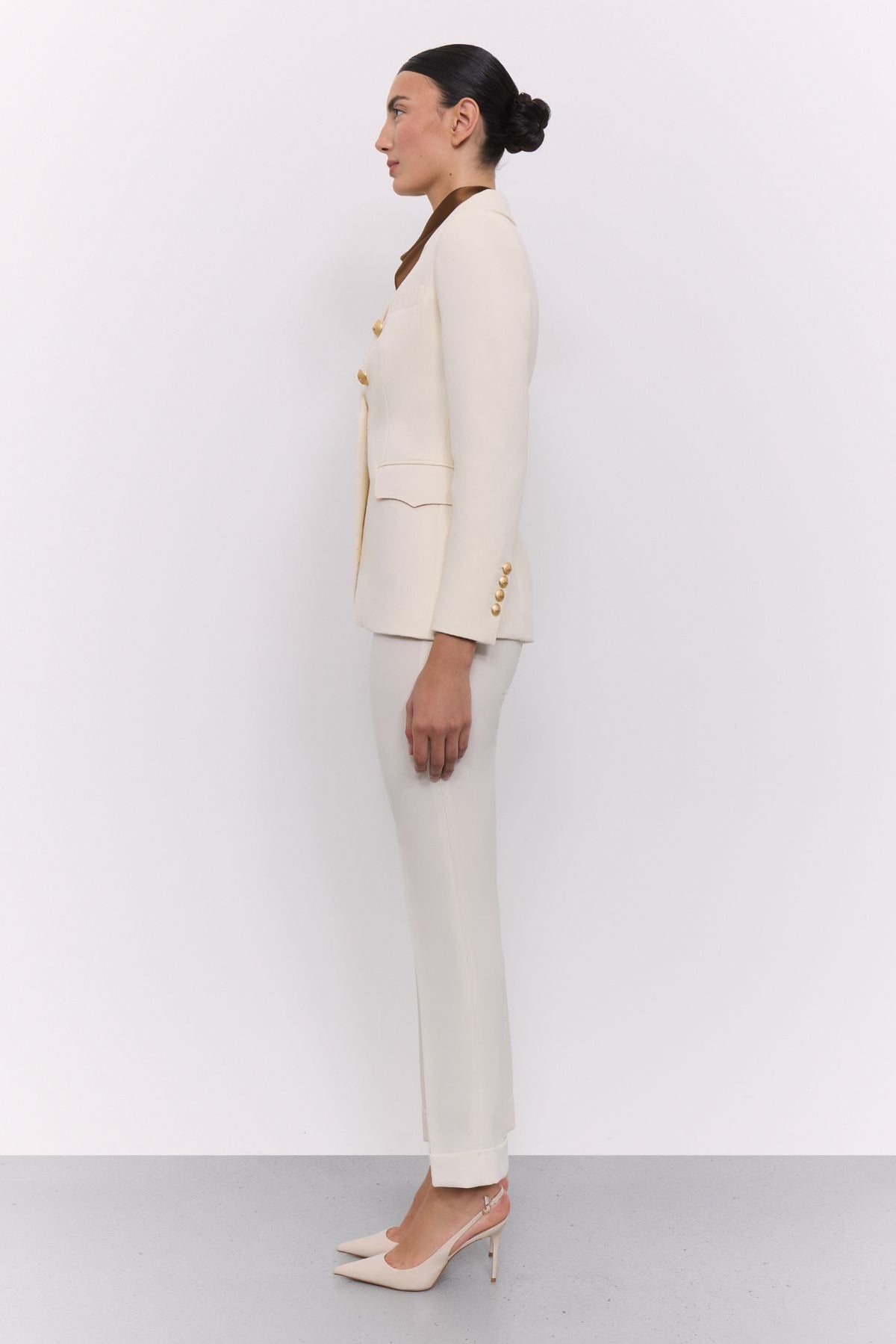 Blazer cruzada blanca Garcia Vintage 02 de The Extreme Collection con detalle de picado en solapa y bolsillos.