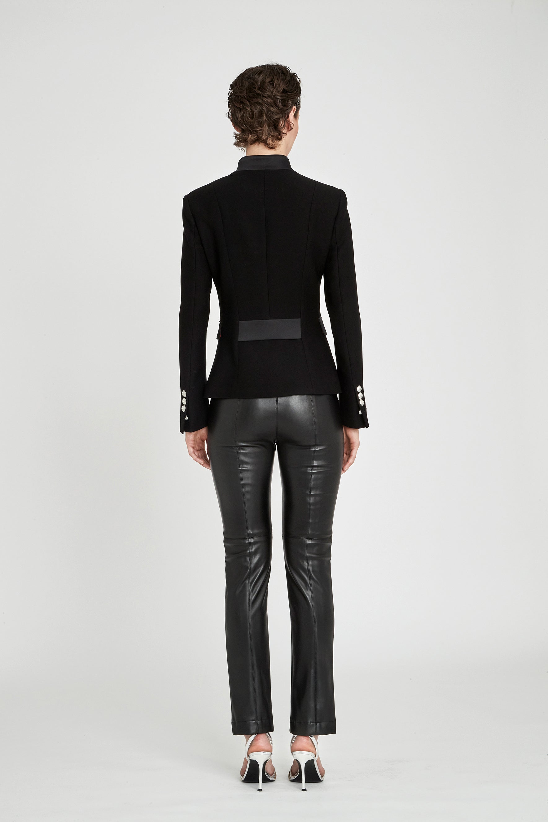 BLAZER AZABACHE BORDADO PLATA FIORELLA