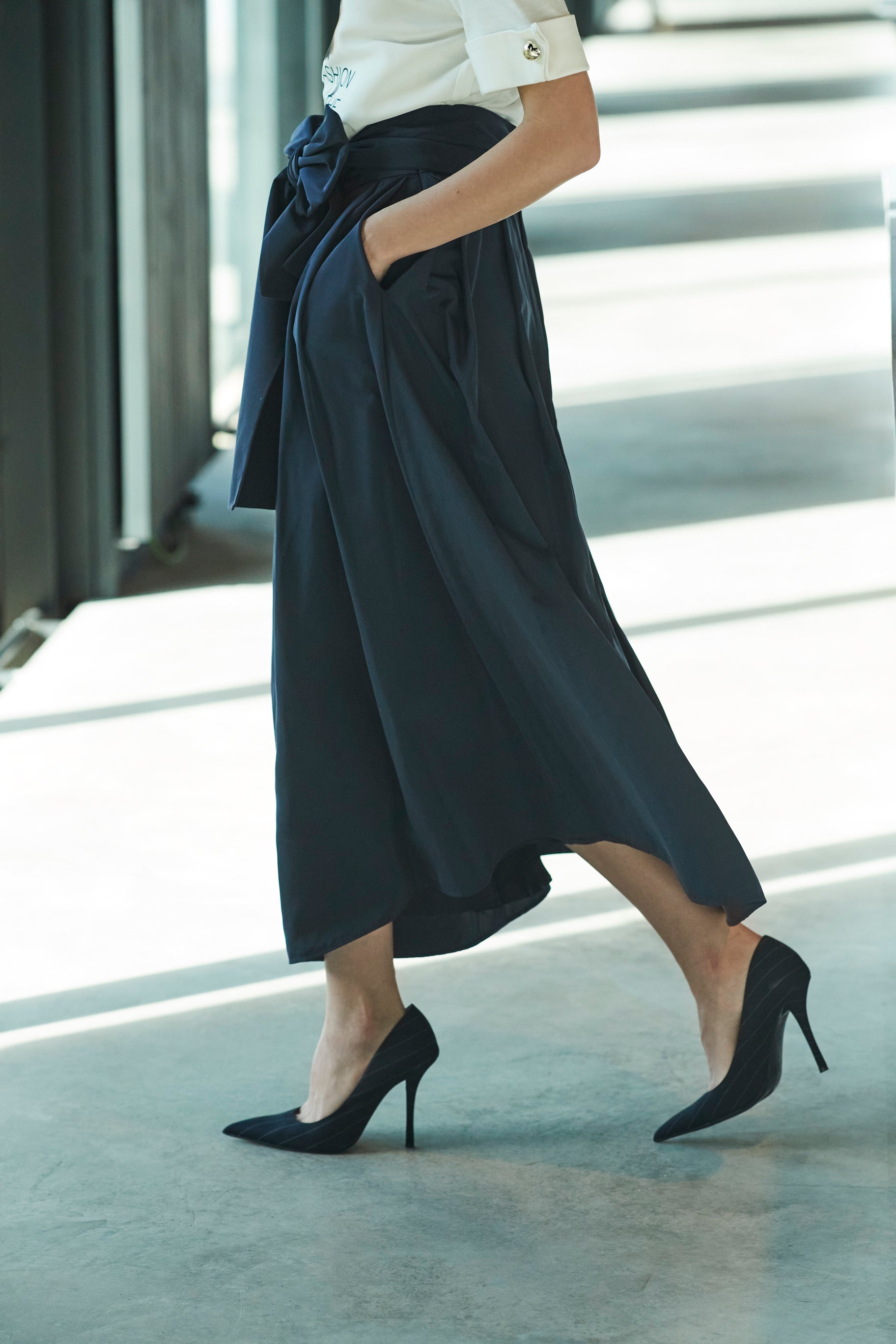 FALDA MIDI TAFETA INDIGO