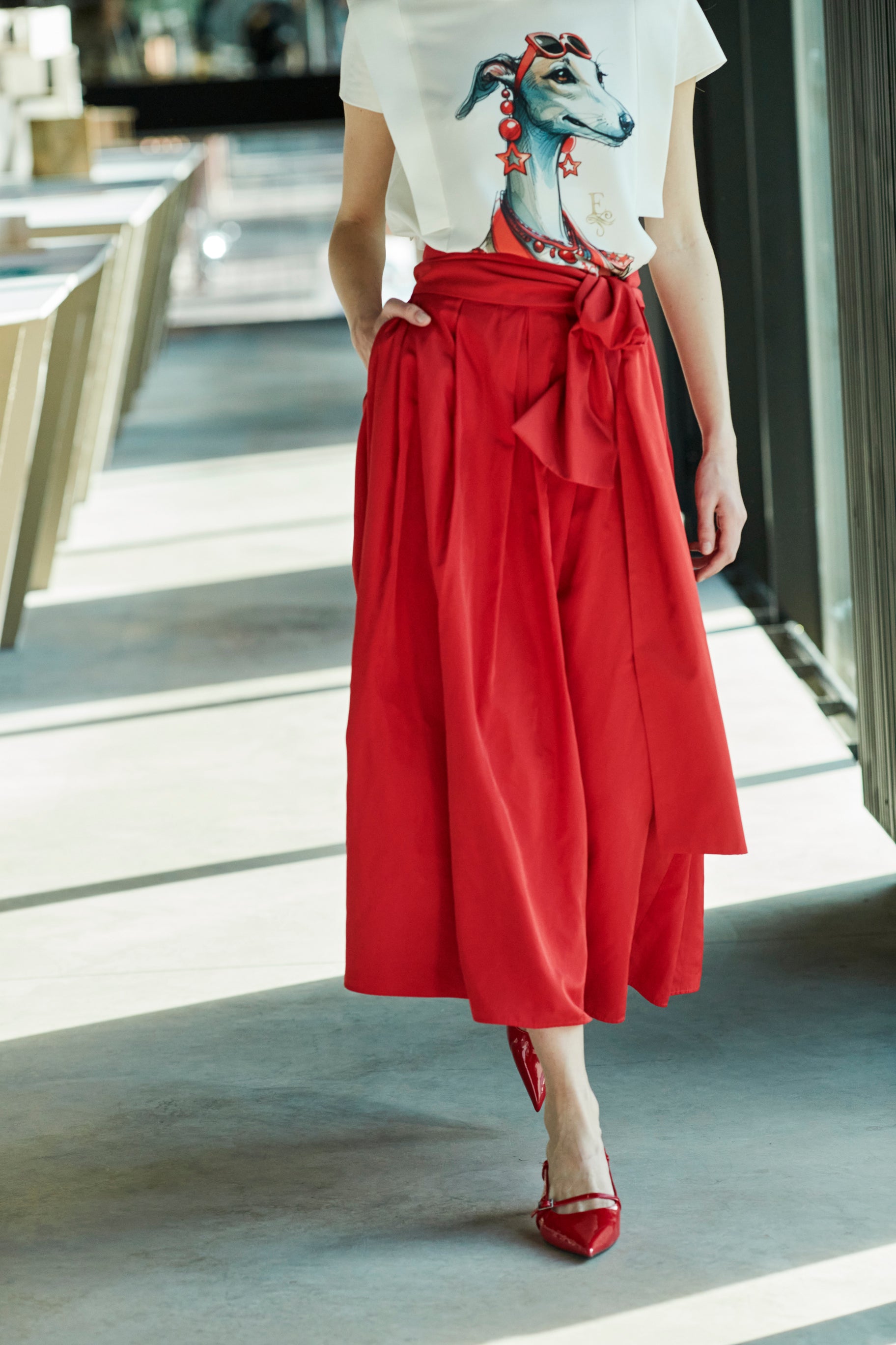 FALDA MIDI TAFETA CARMIN