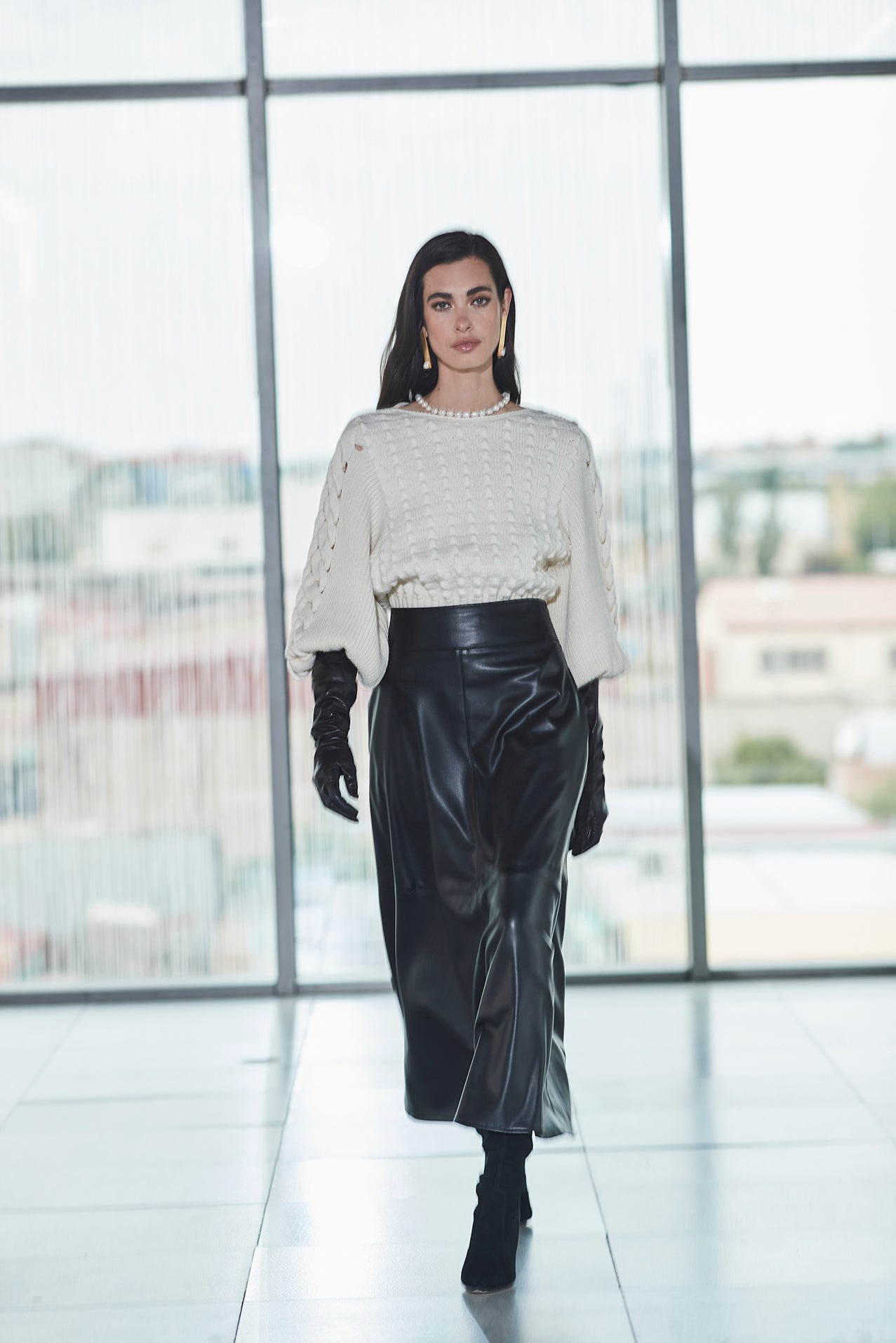 FALDA MIDI EFECTO PIEL AZABACHE OLIVE