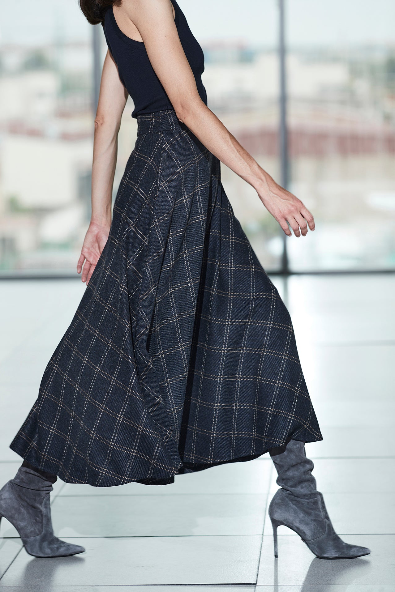 FALDA MIDI CUADROS ZAFIRO PETRA 01