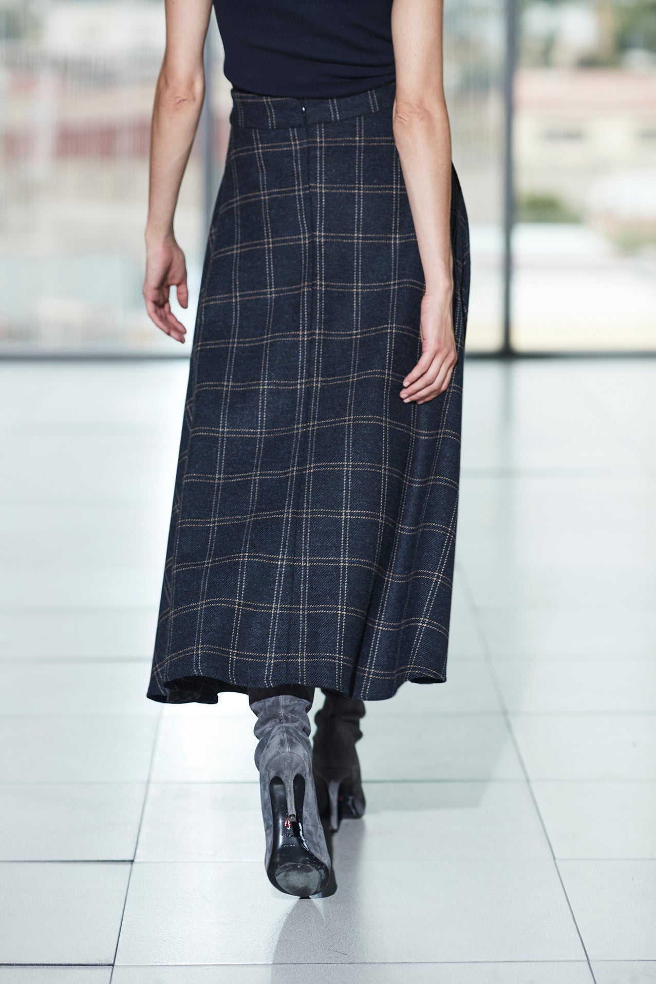 FALDA MIDI CUADROS ZAFIRO PETRA 01