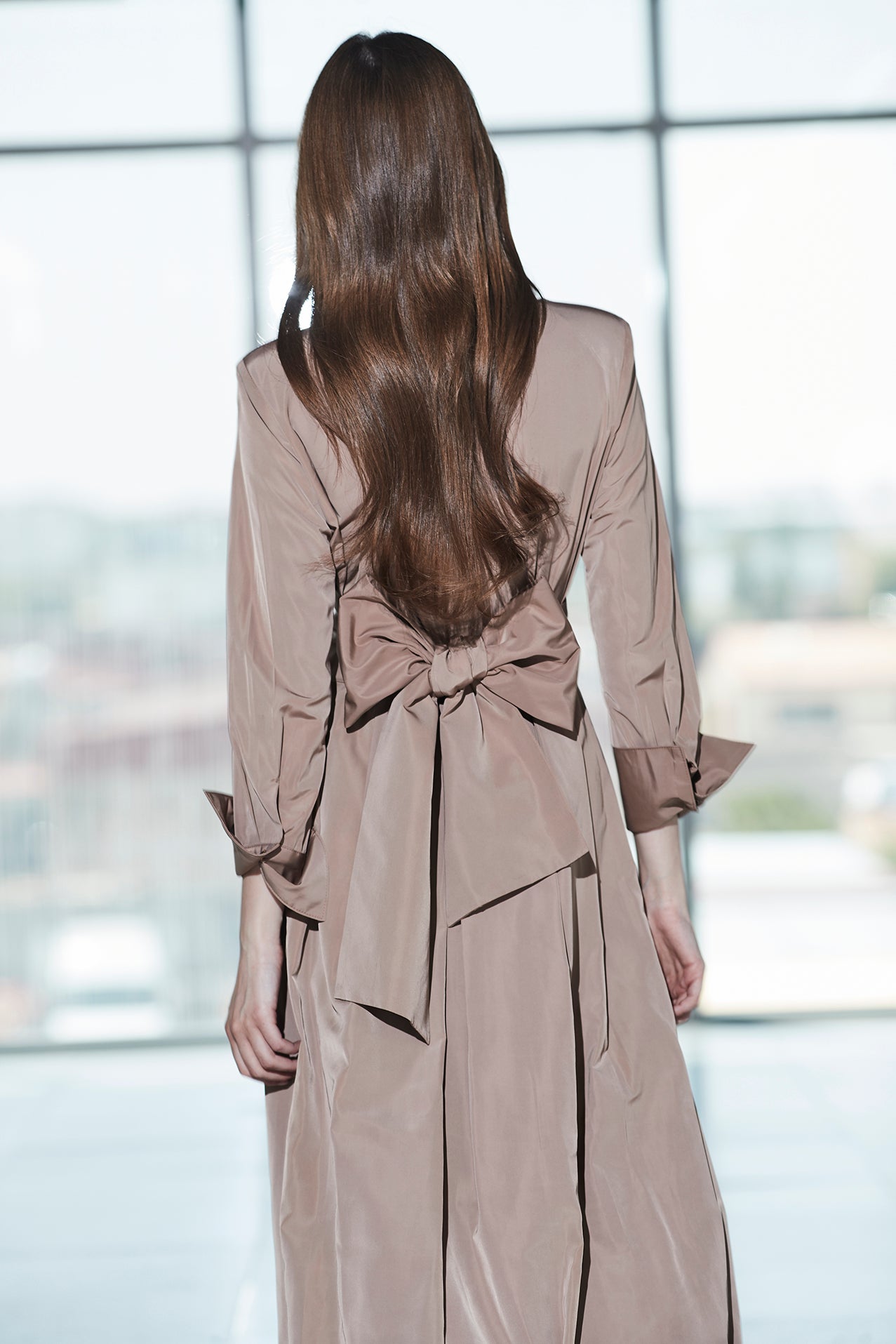 VESTIDO LISO CINTURÓN TOFFEE CORNELIA