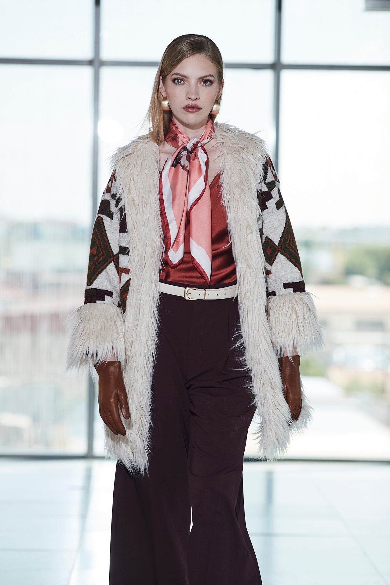 ABRIGO ETNICO BEIGE PELO RENEE - THE EXTREME COLLECTION