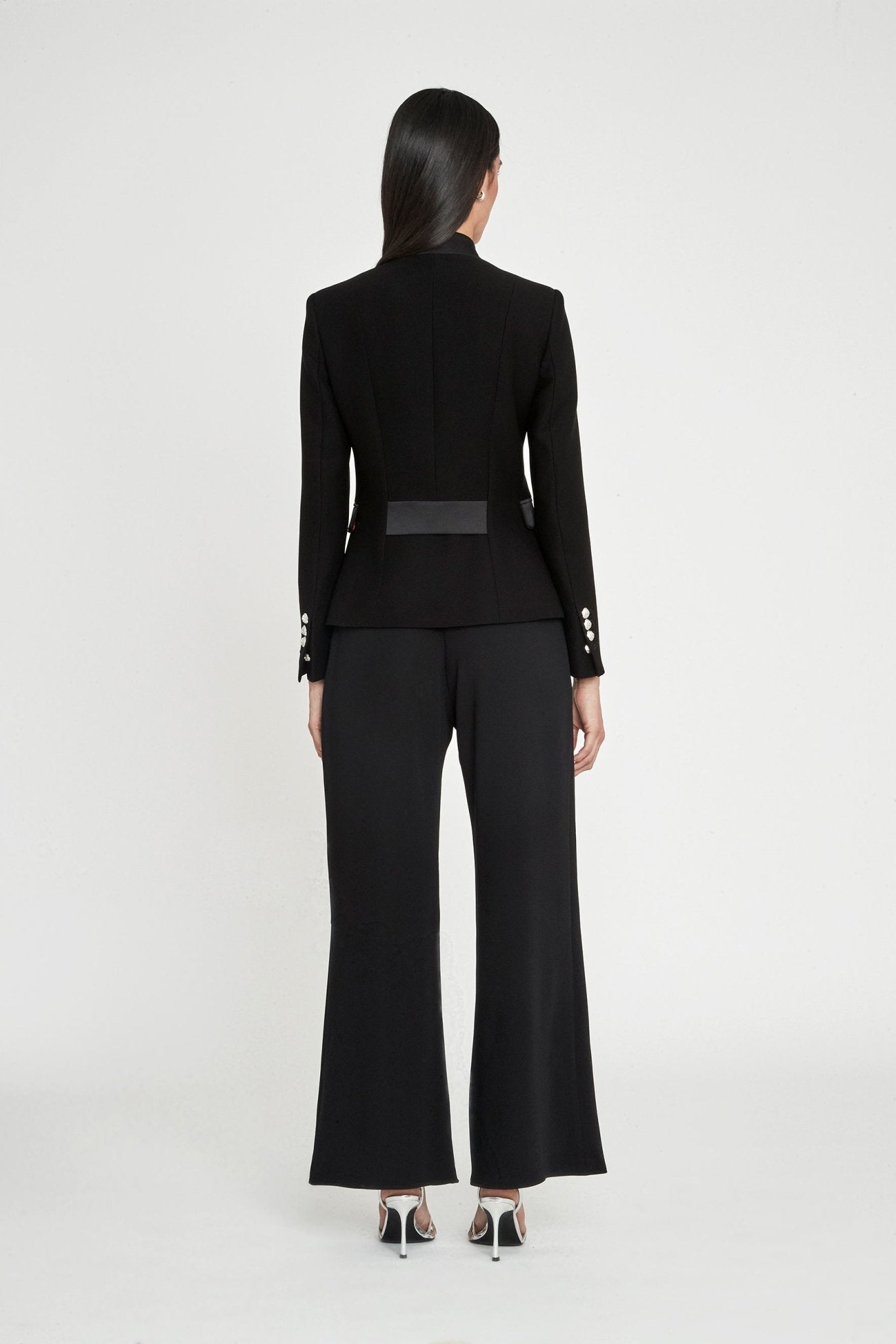 BLAZER AZABACHE CON BORDADO RENATA SILVER - THE EXTREME COLLECTION