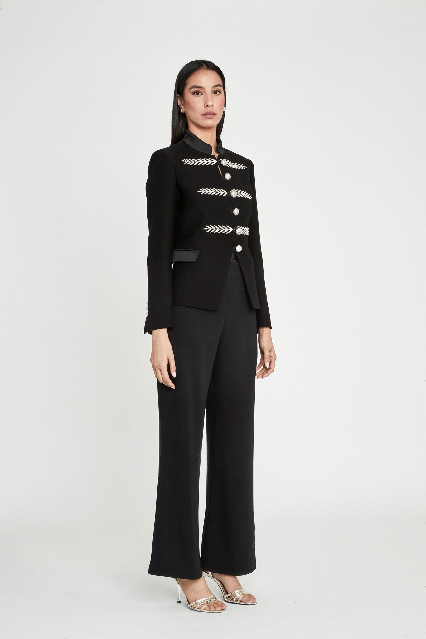 BLAZER AZABACHE CON BORDADO RENATA SILVER - THE EXTREME COLLECTION