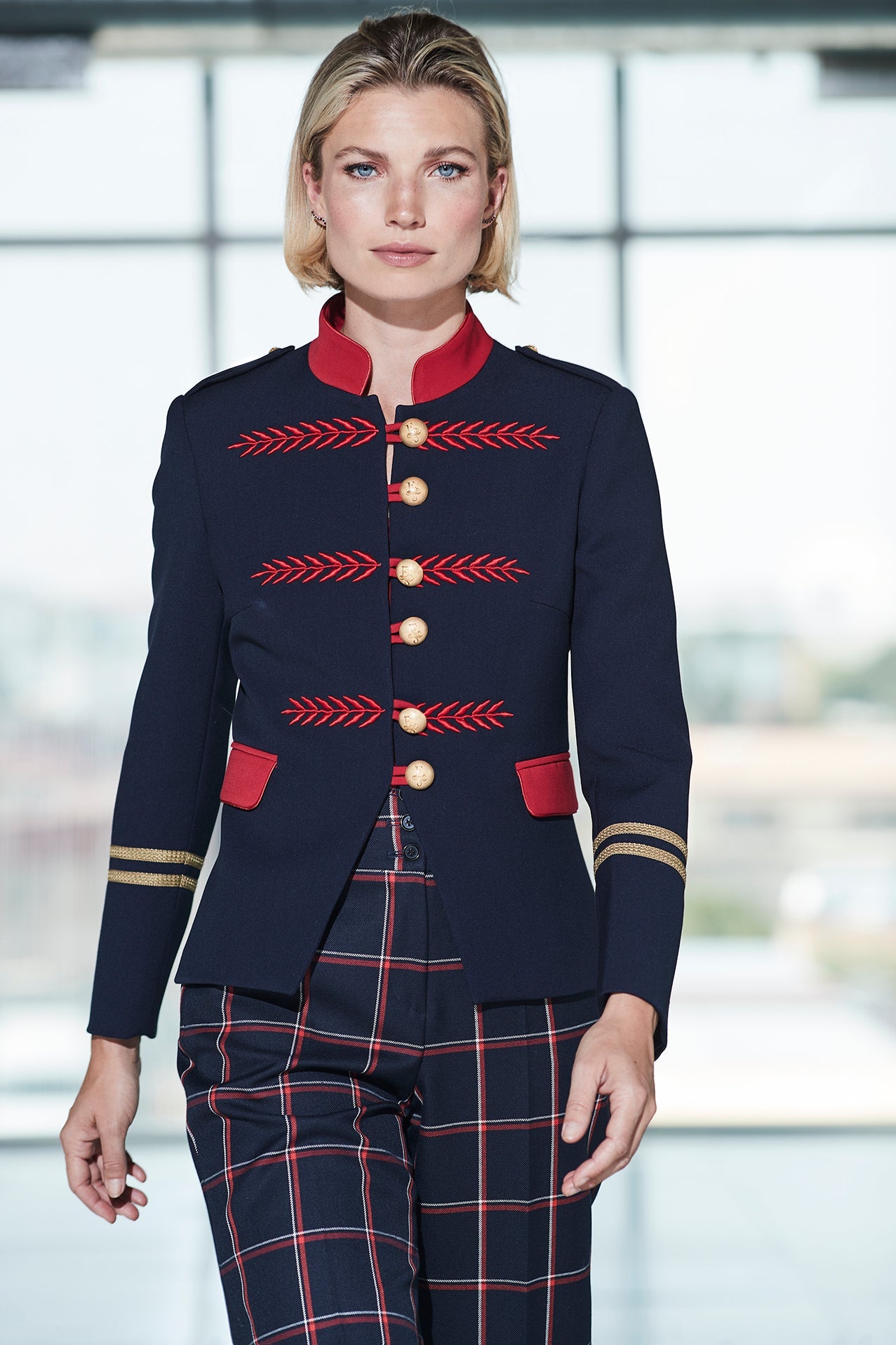 BLAZER BORDADA MARINO RENATA SCOTTISH - THE EXTREME COLLECTION