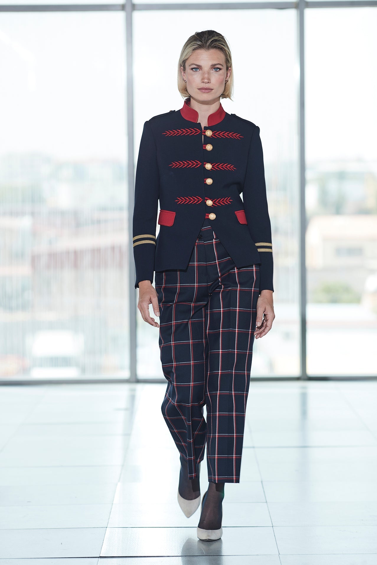 BLAZER BORDADA MARINO RENATA SCOTTISH - THE EXTREME COLLECTION