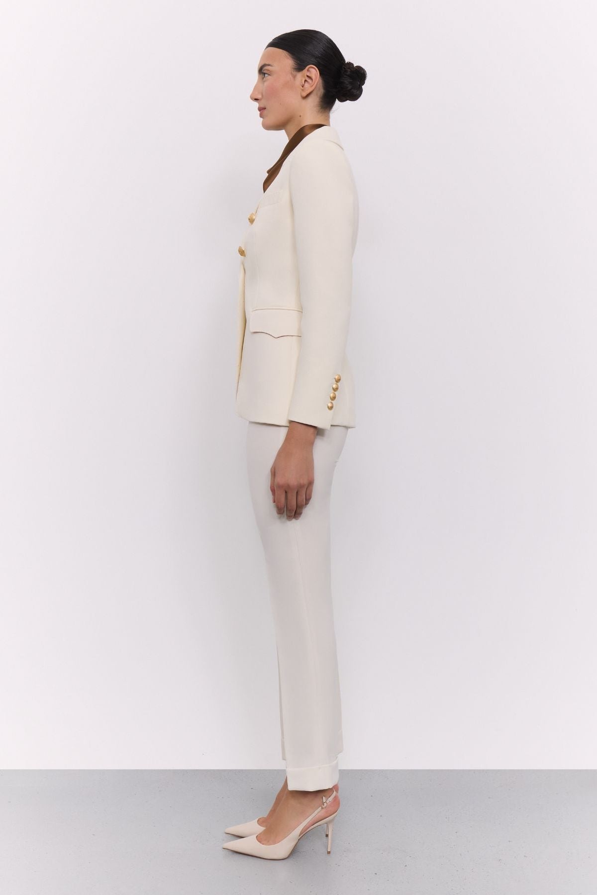 Blazer cruzada blanca Garcia Vintage 02 de The Extreme Collection con detalle de picado en solapa y bolsillos.