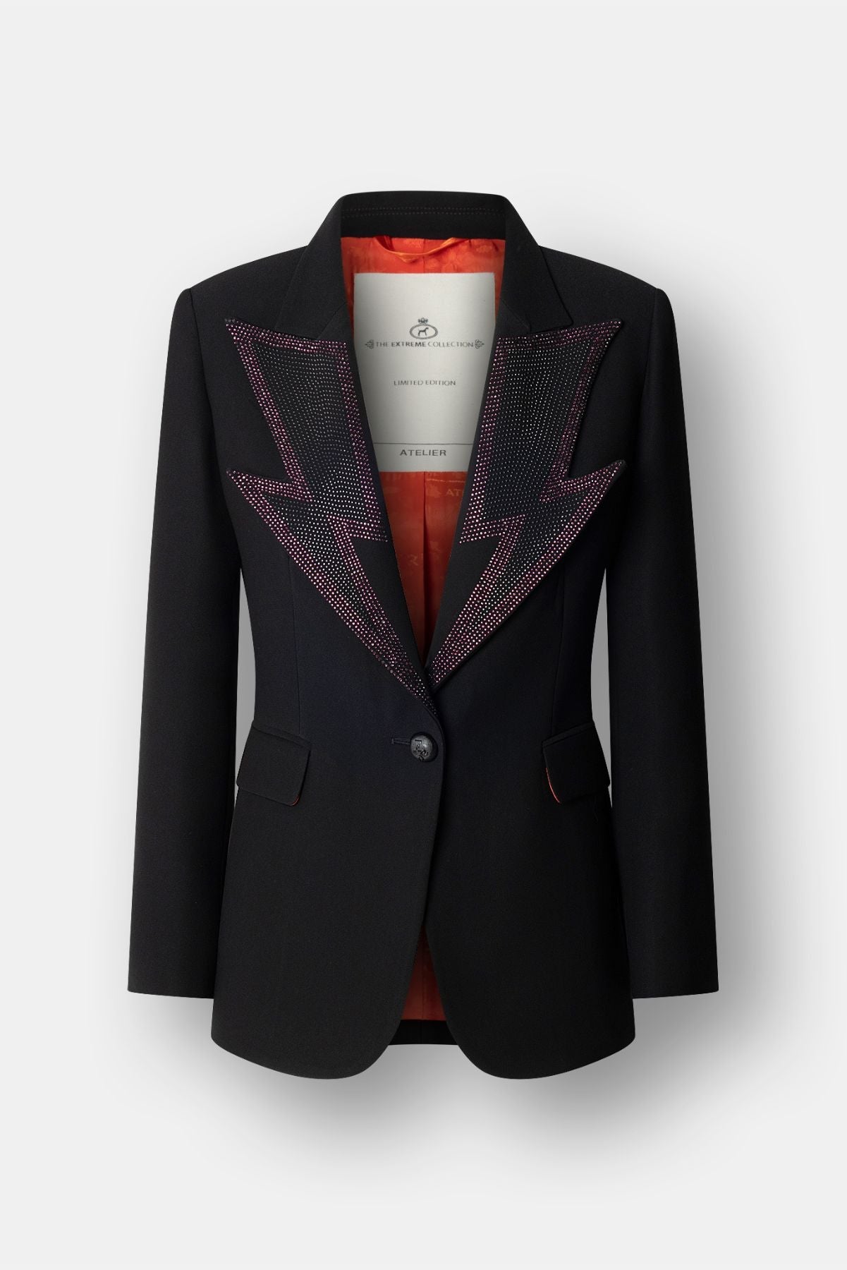 Blazer joya negro modelo Hikaru con aplicaciones ornamentales de The Extreme Collection.
