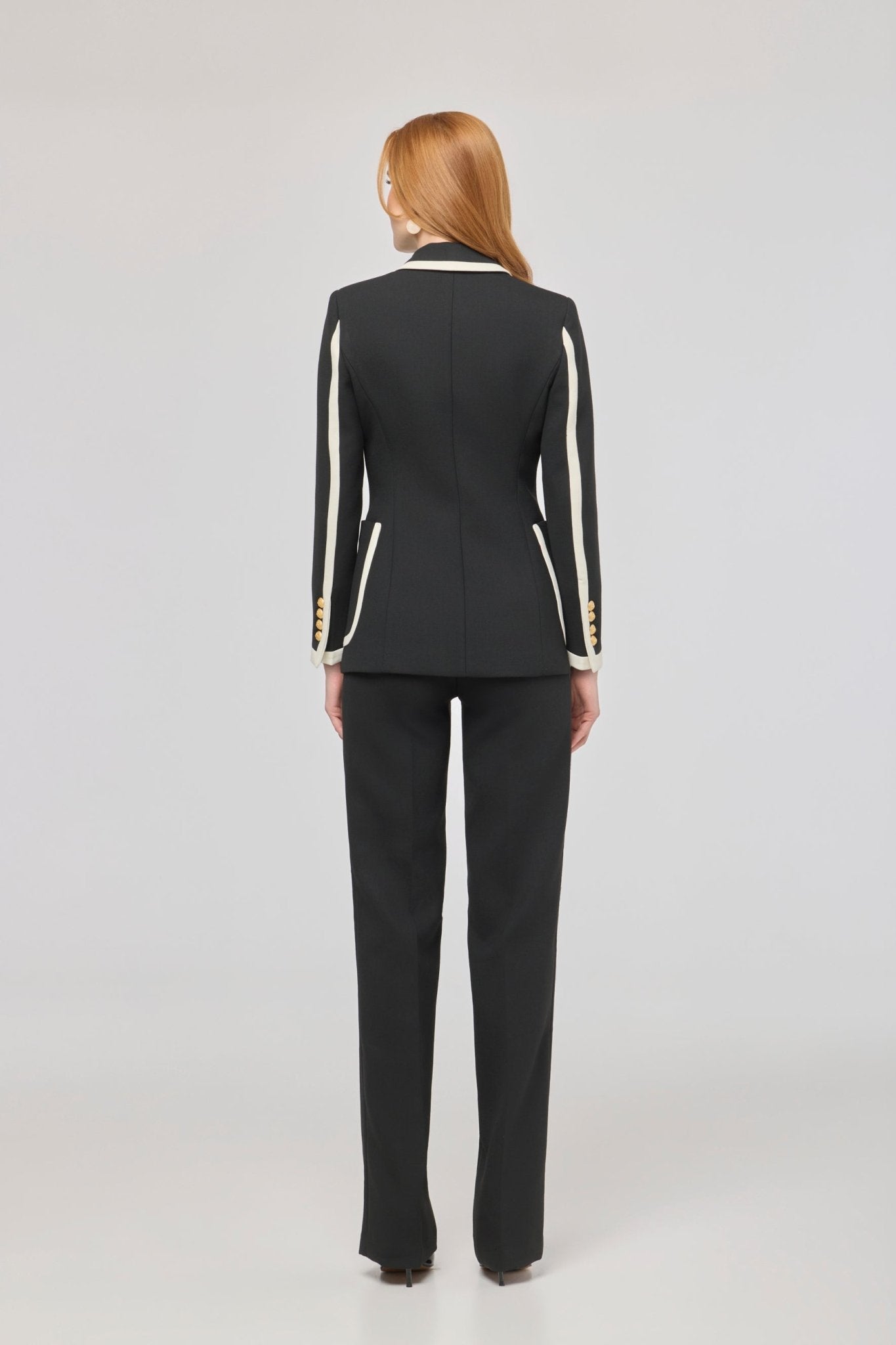 Blazer negra con vivos en contraste Laurent de The Extreme Collection en negro con ribetes blancos