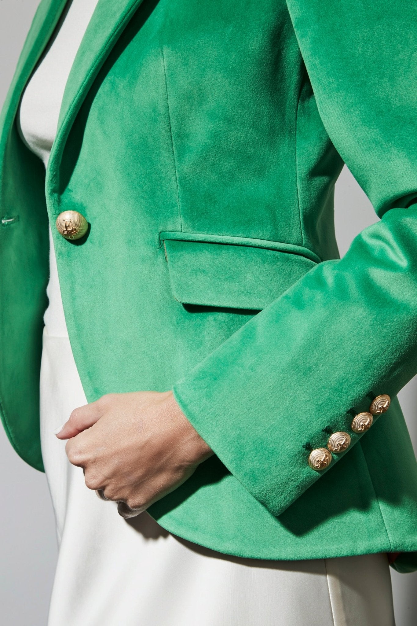 BLAZER TERCIOPELO VERDE HAYLEE - THE EXTREME COLLECTION